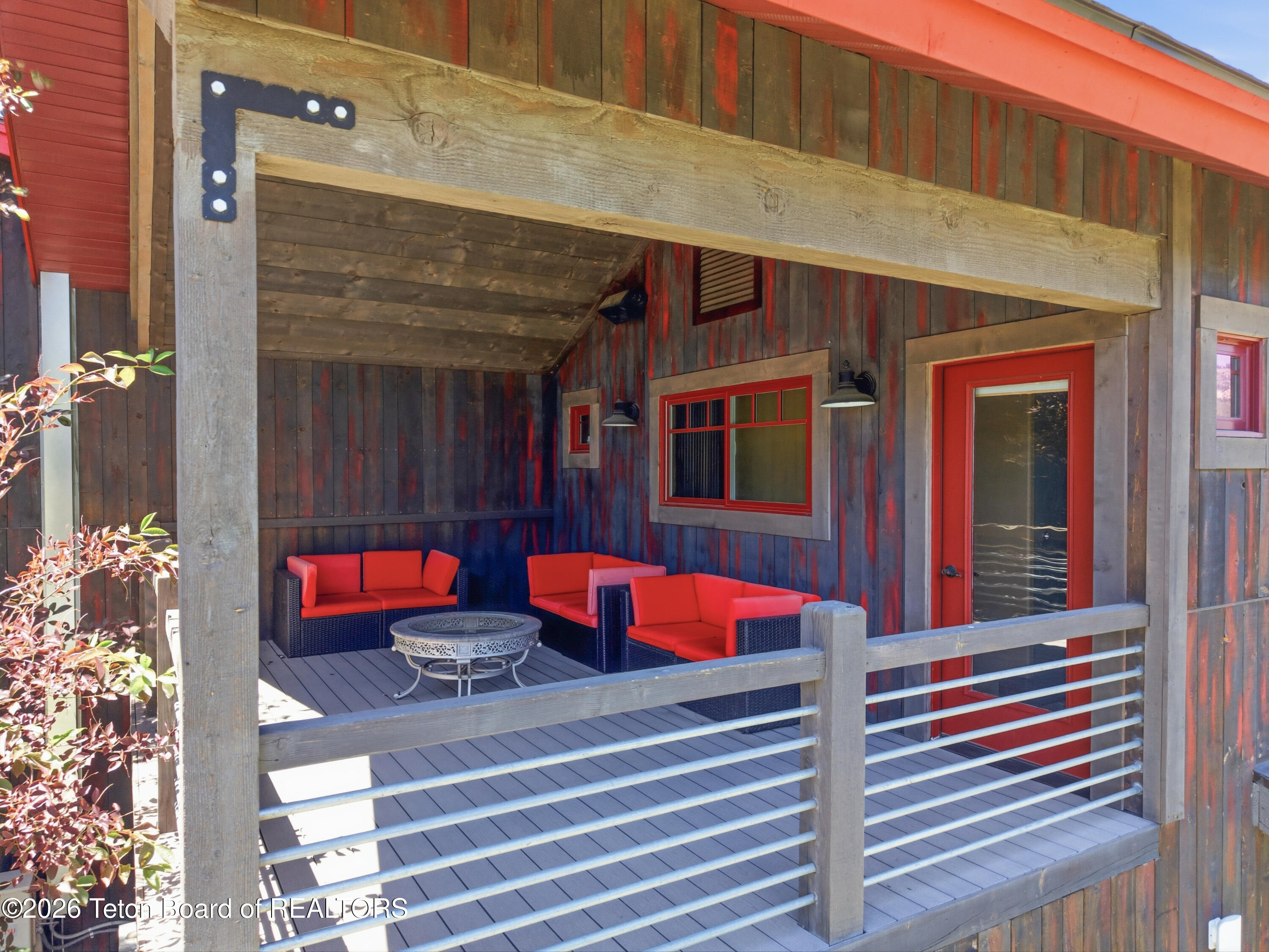 186 E RESERVE Drive