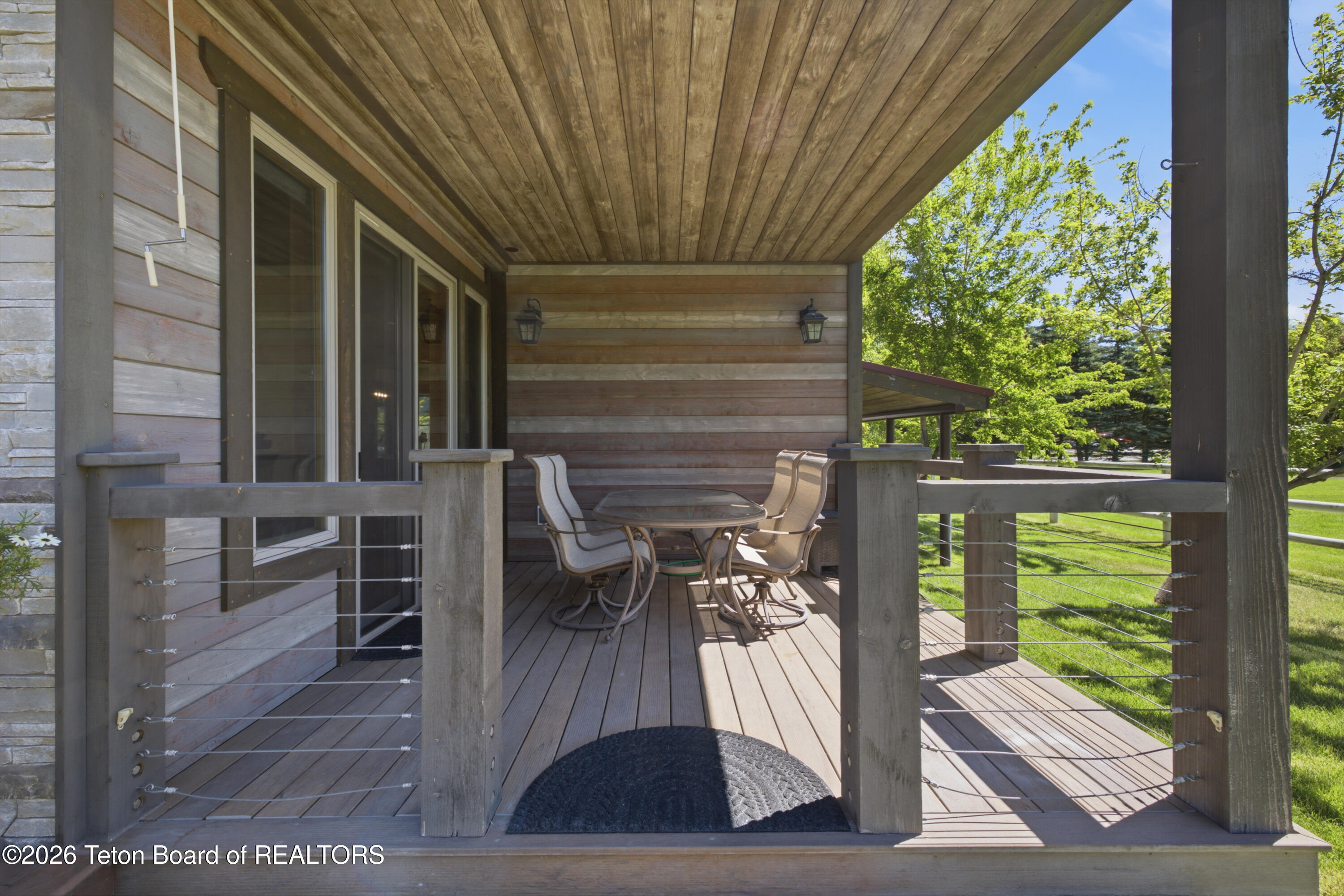 186 E RESERVE Drive