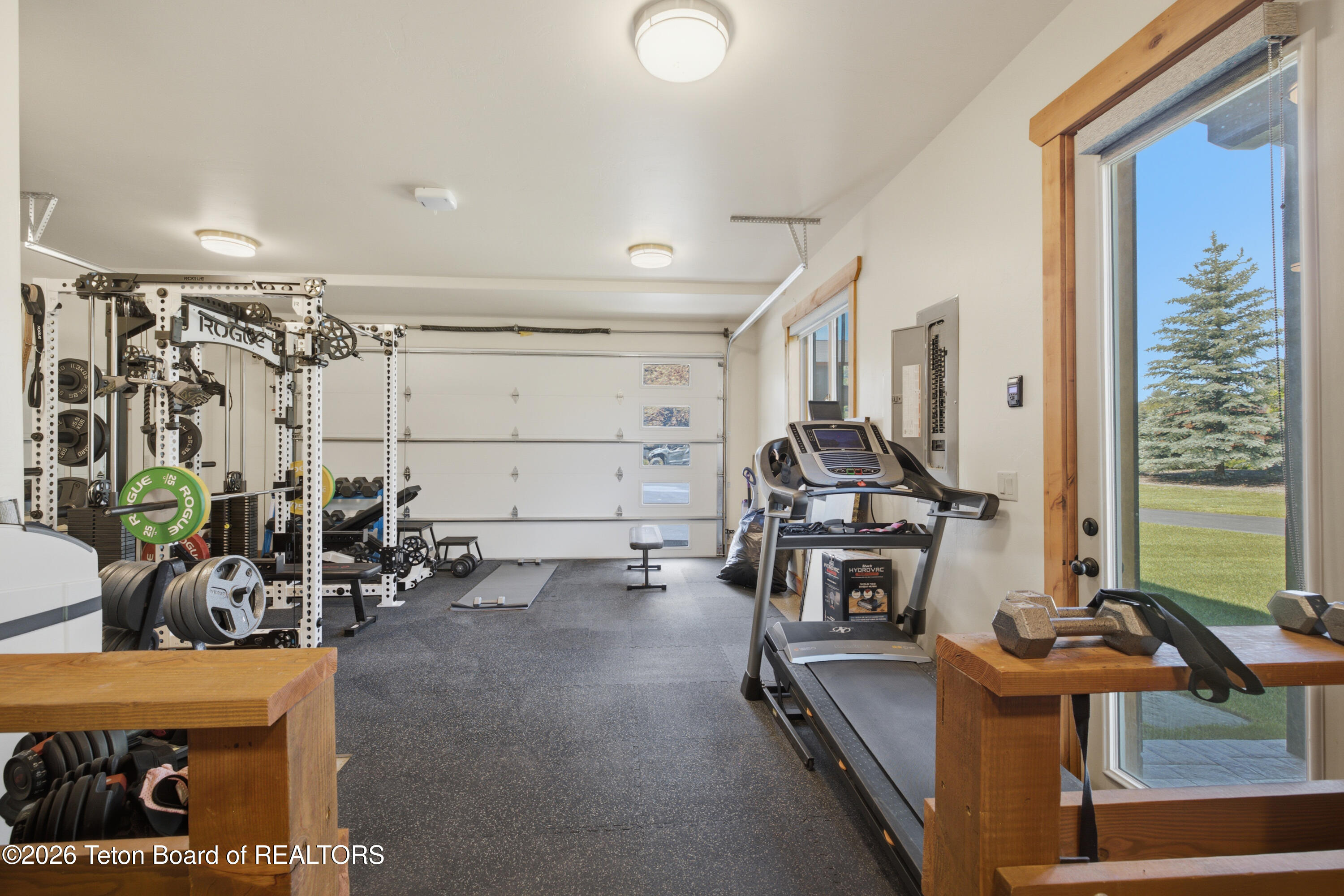 186 E RESERVE Drive