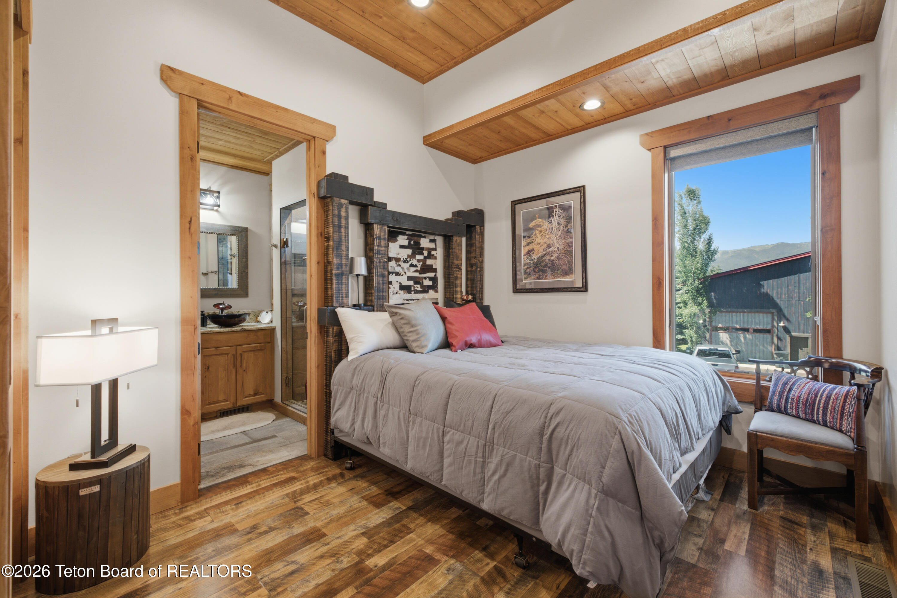 186 E RESERVE Drive