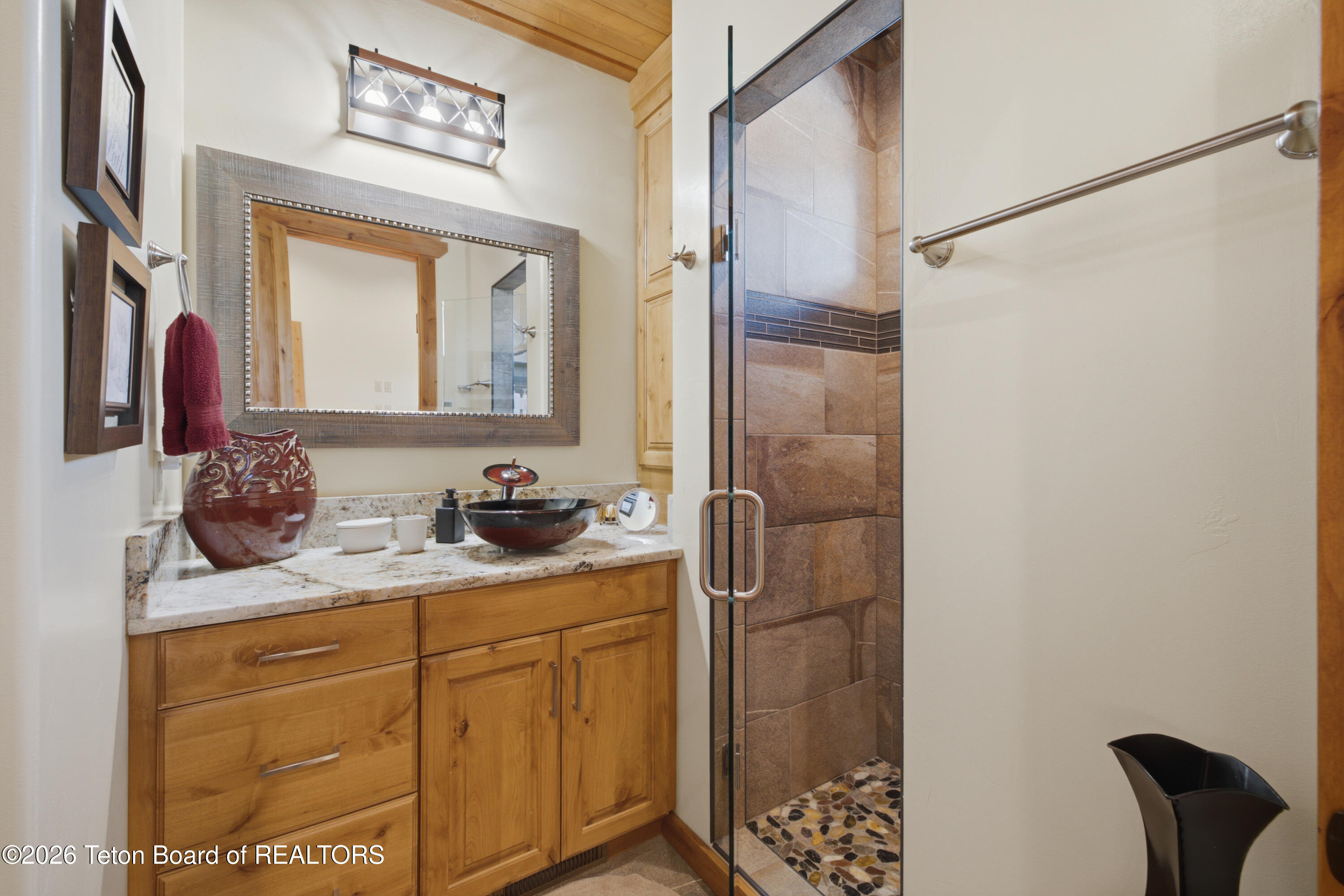 186 E RESERVE Drive