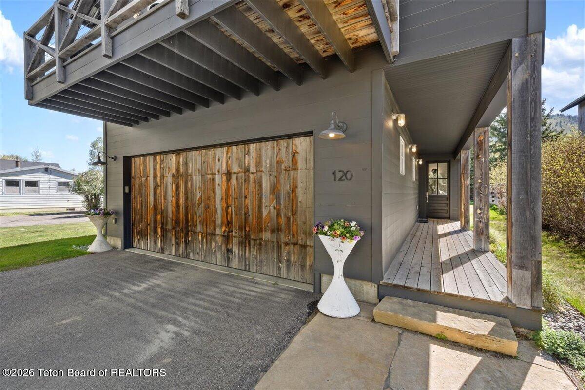 120 MOOSE Street