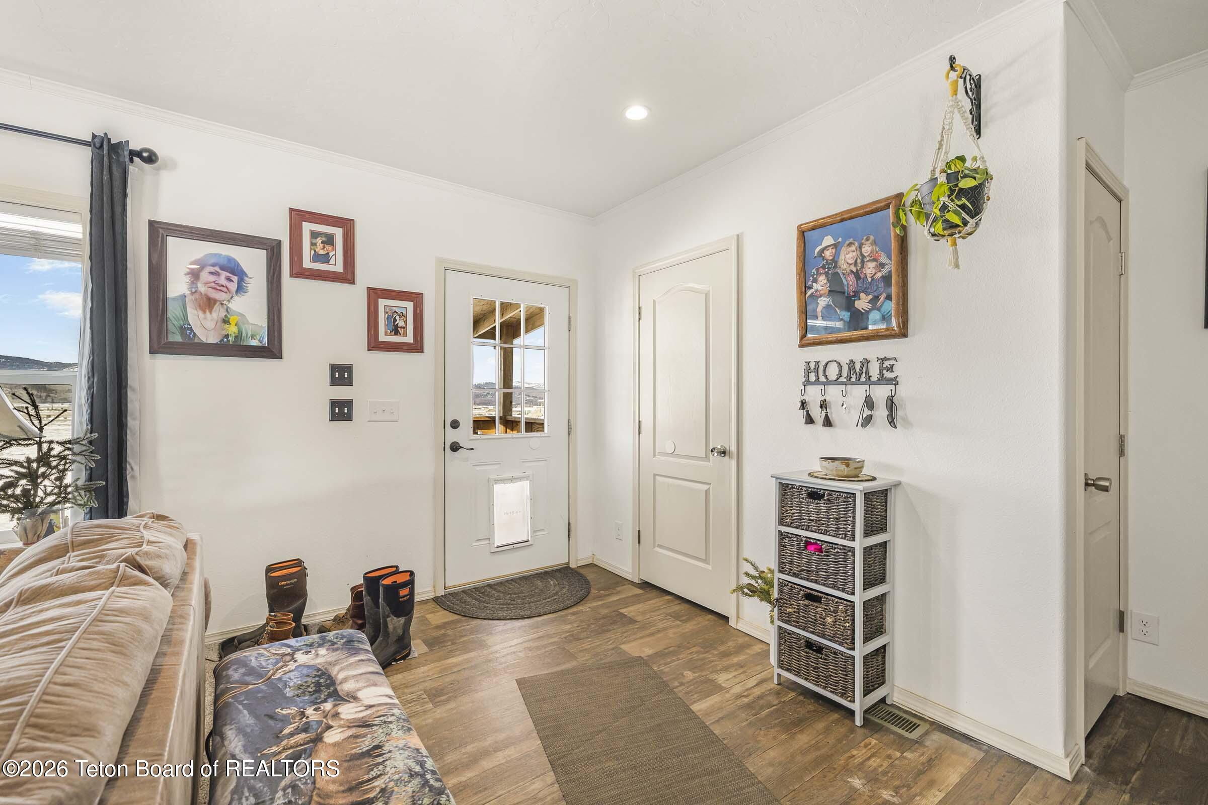 60 SUMMIT Way