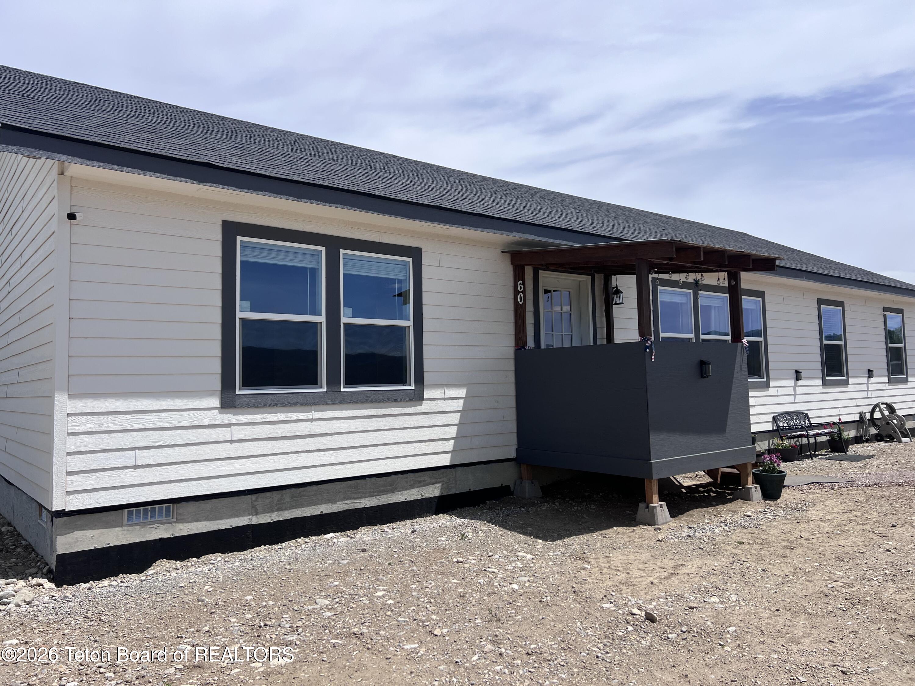 60 SUMMIT Way