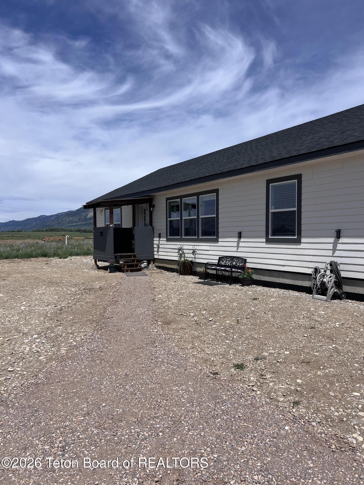60 SUMMIT Way