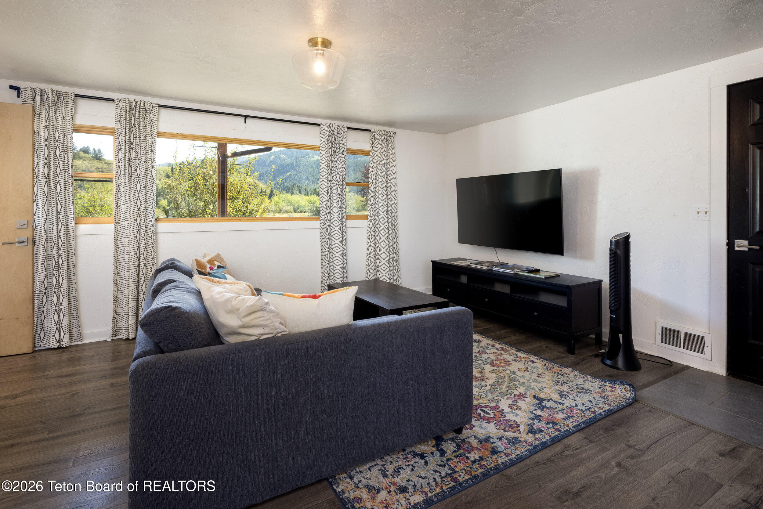 1135 TAYLOR MTN Drive
