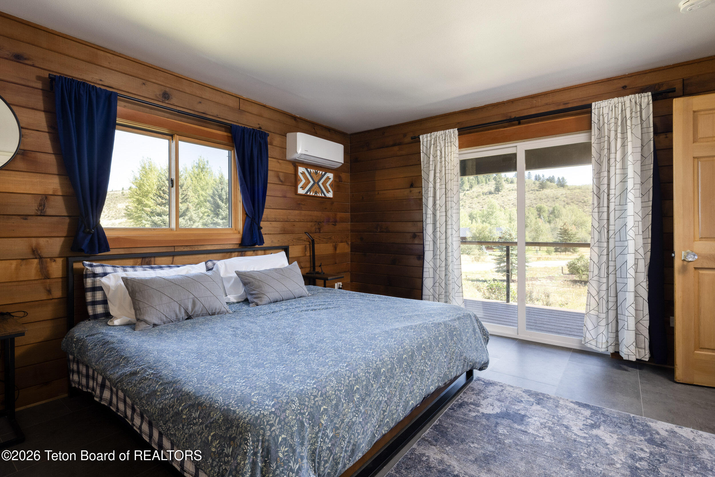 1135 TAYLOR MTN Drive