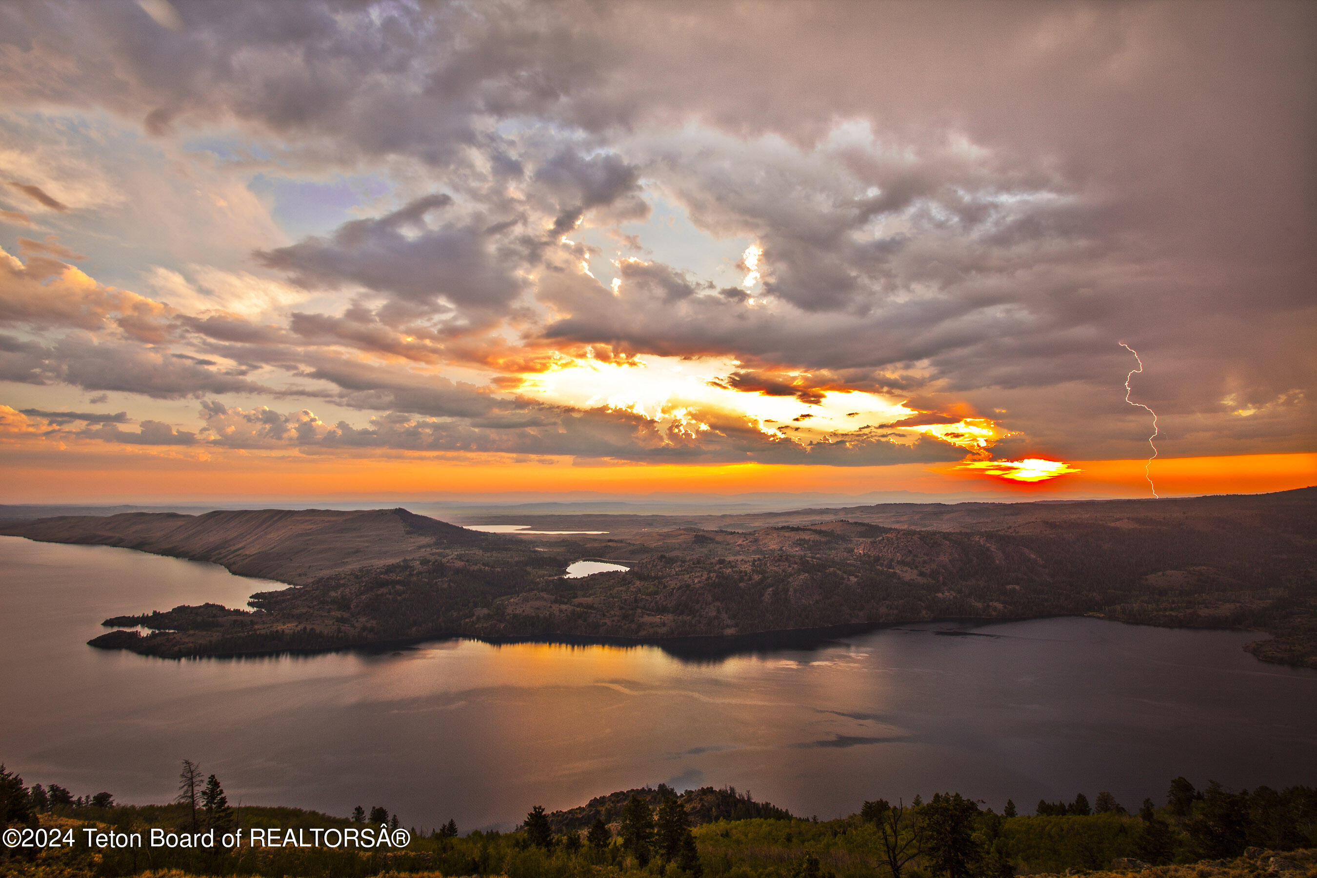 49 E MAGNOLIA Street