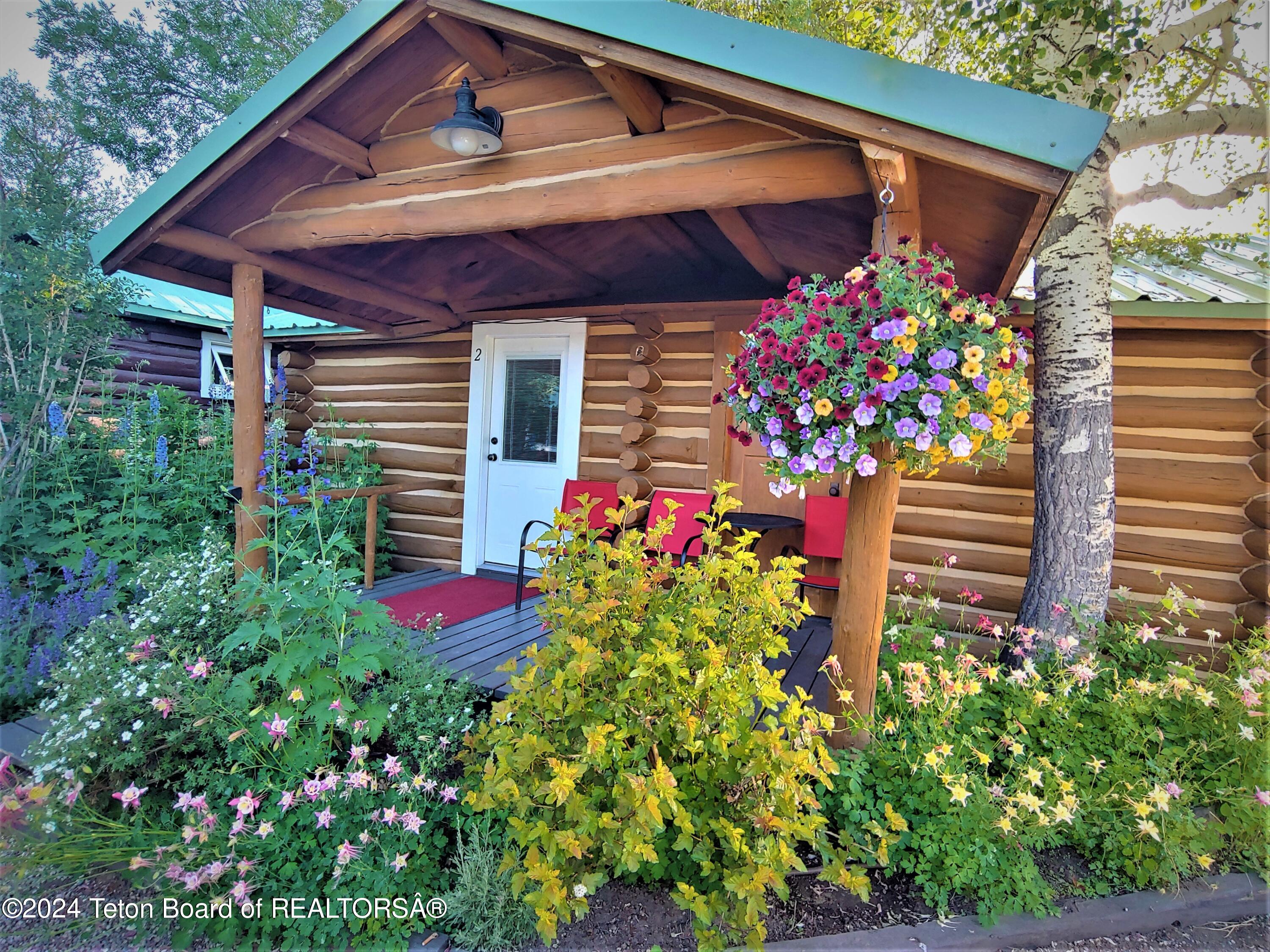 49 E MAGNOLIA Street