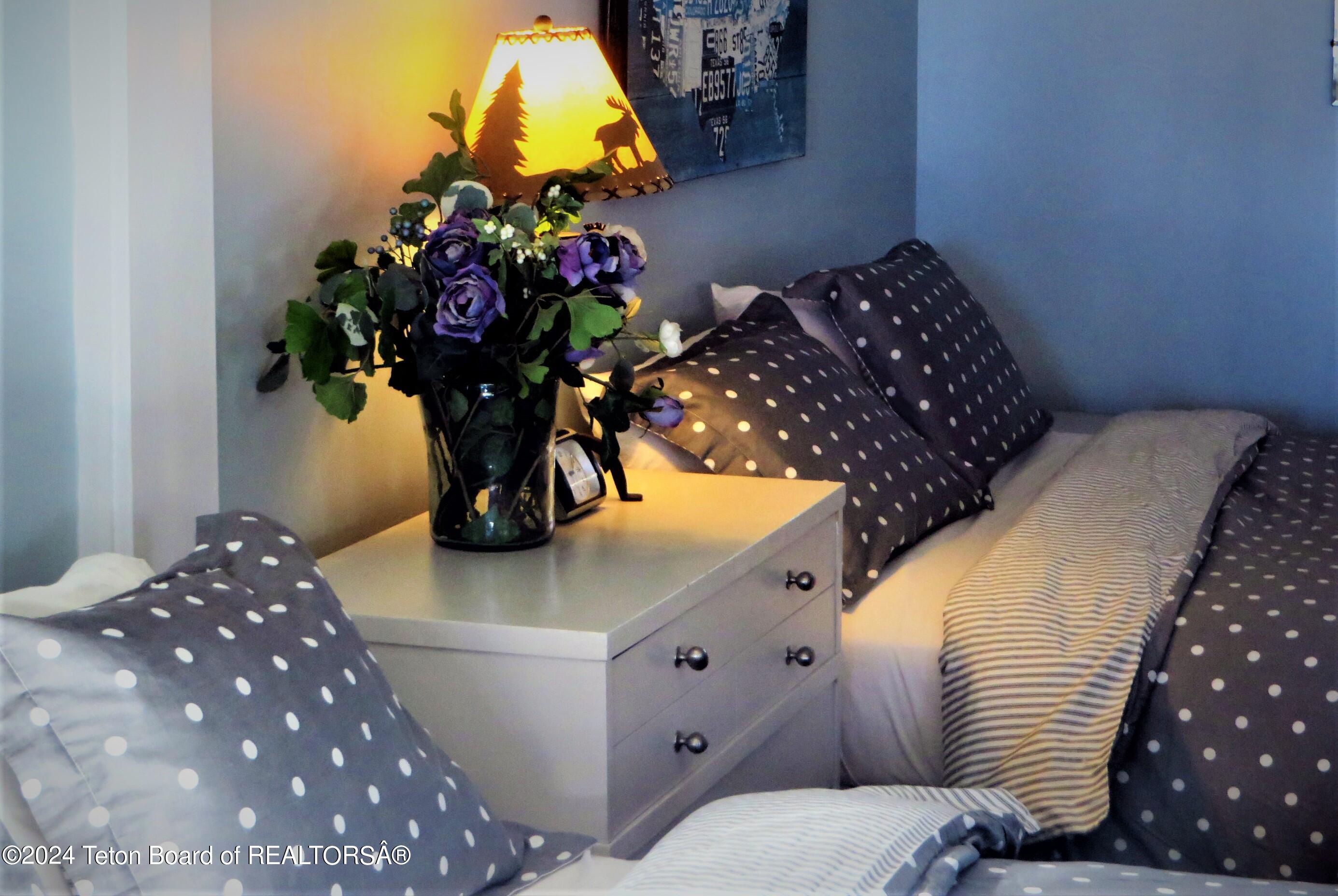 49 E MAGNOLIA Street