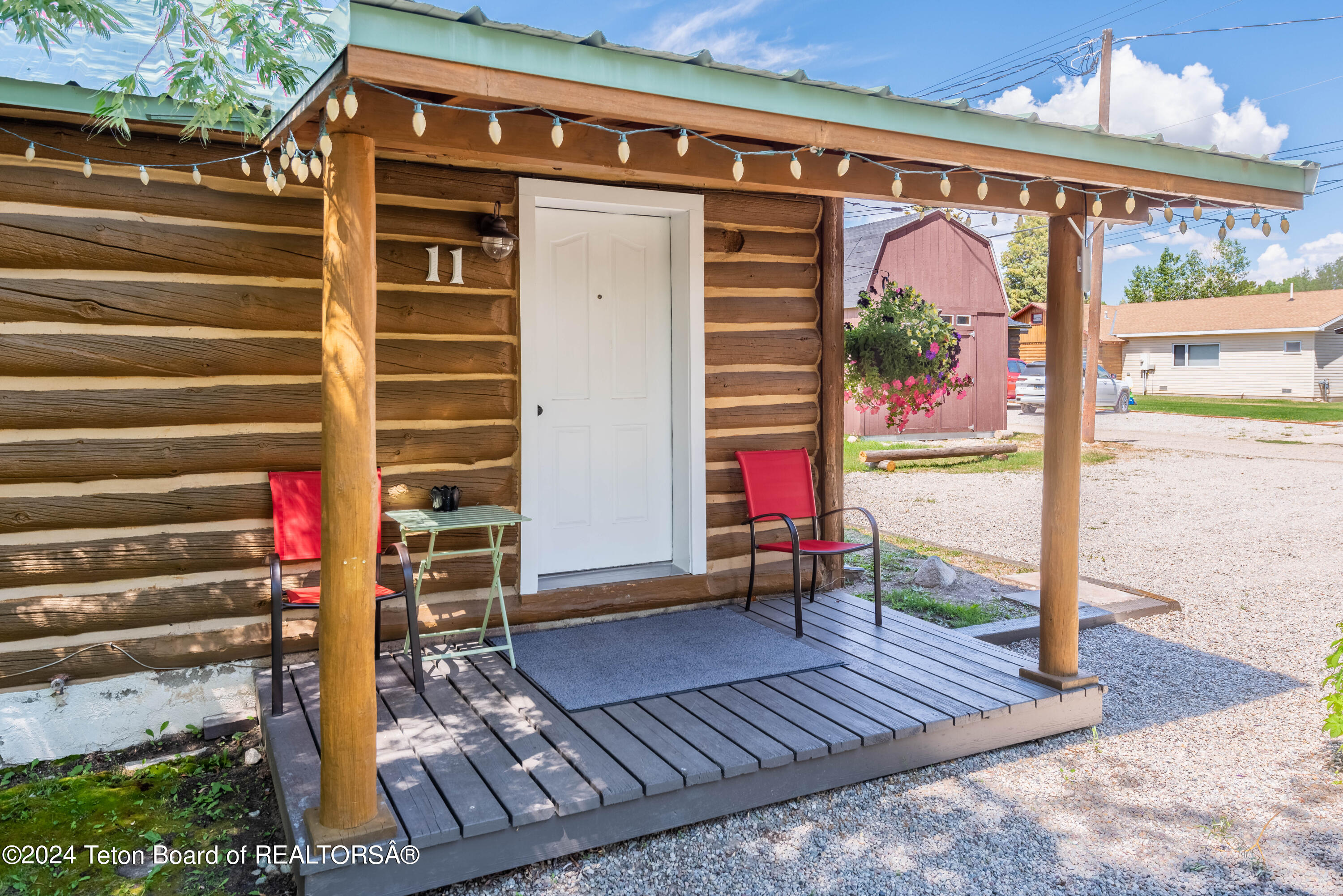 49 E MAGNOLIA Street