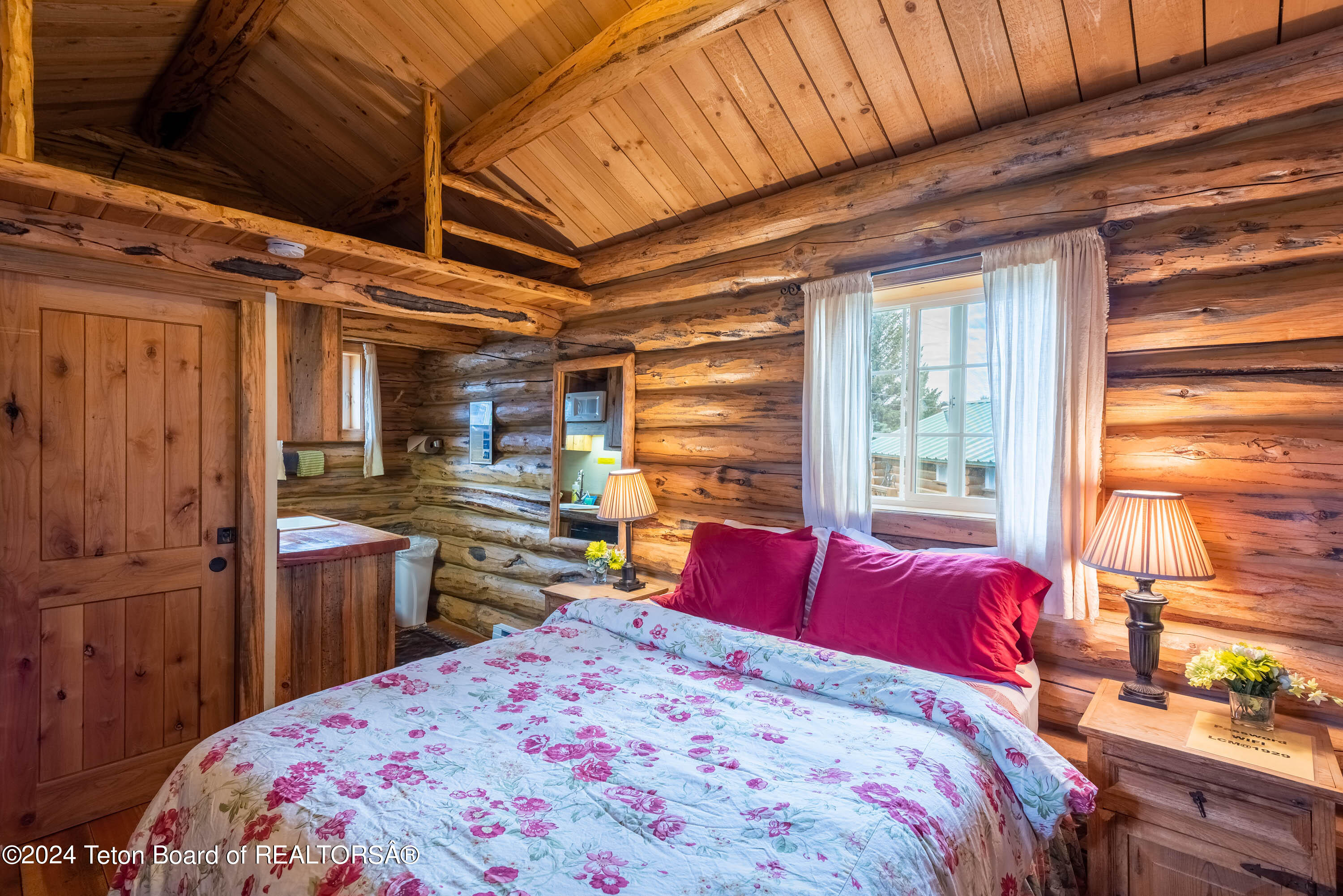 49 E MAGNOLIA Street