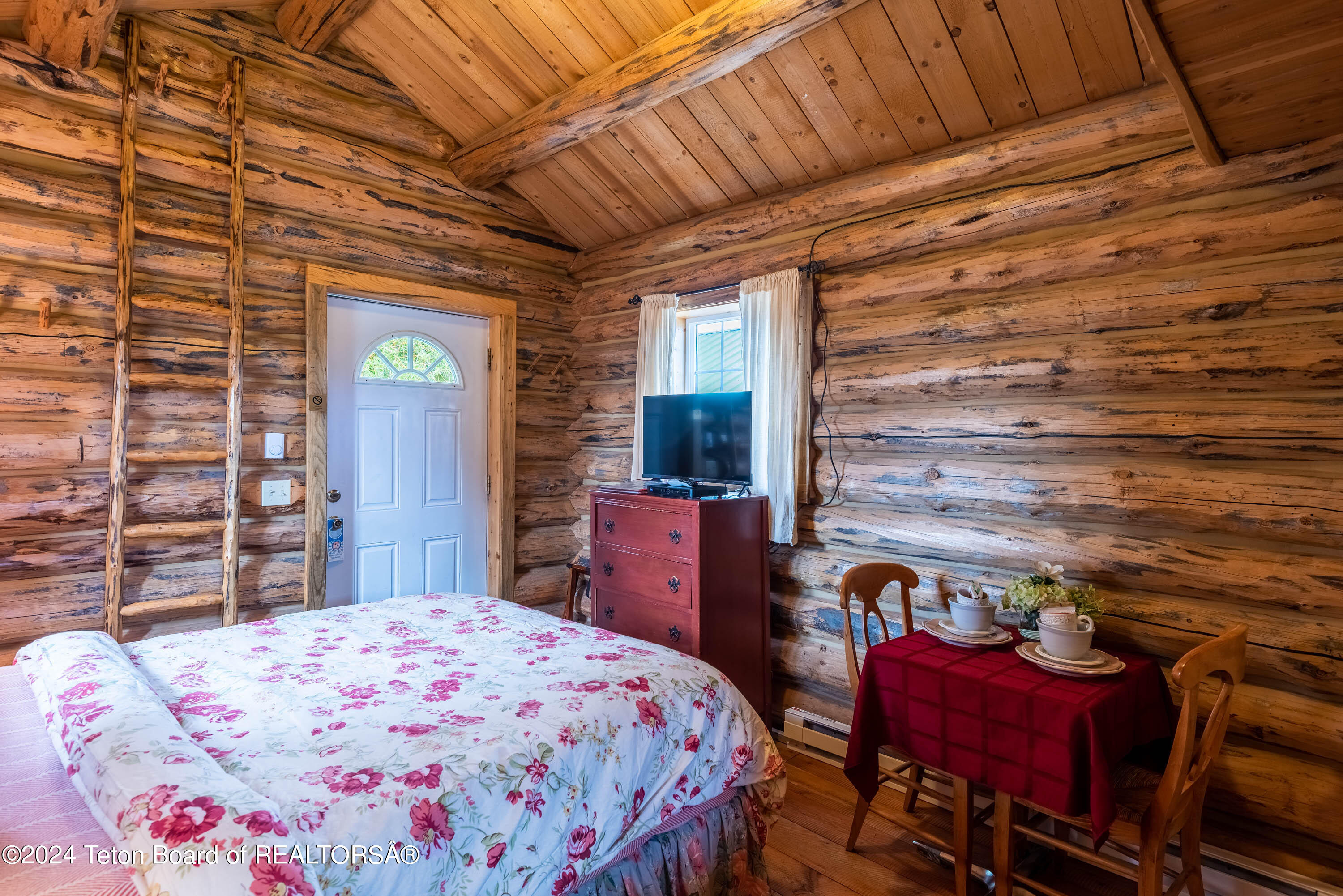 49 E MAGNOLIA Street