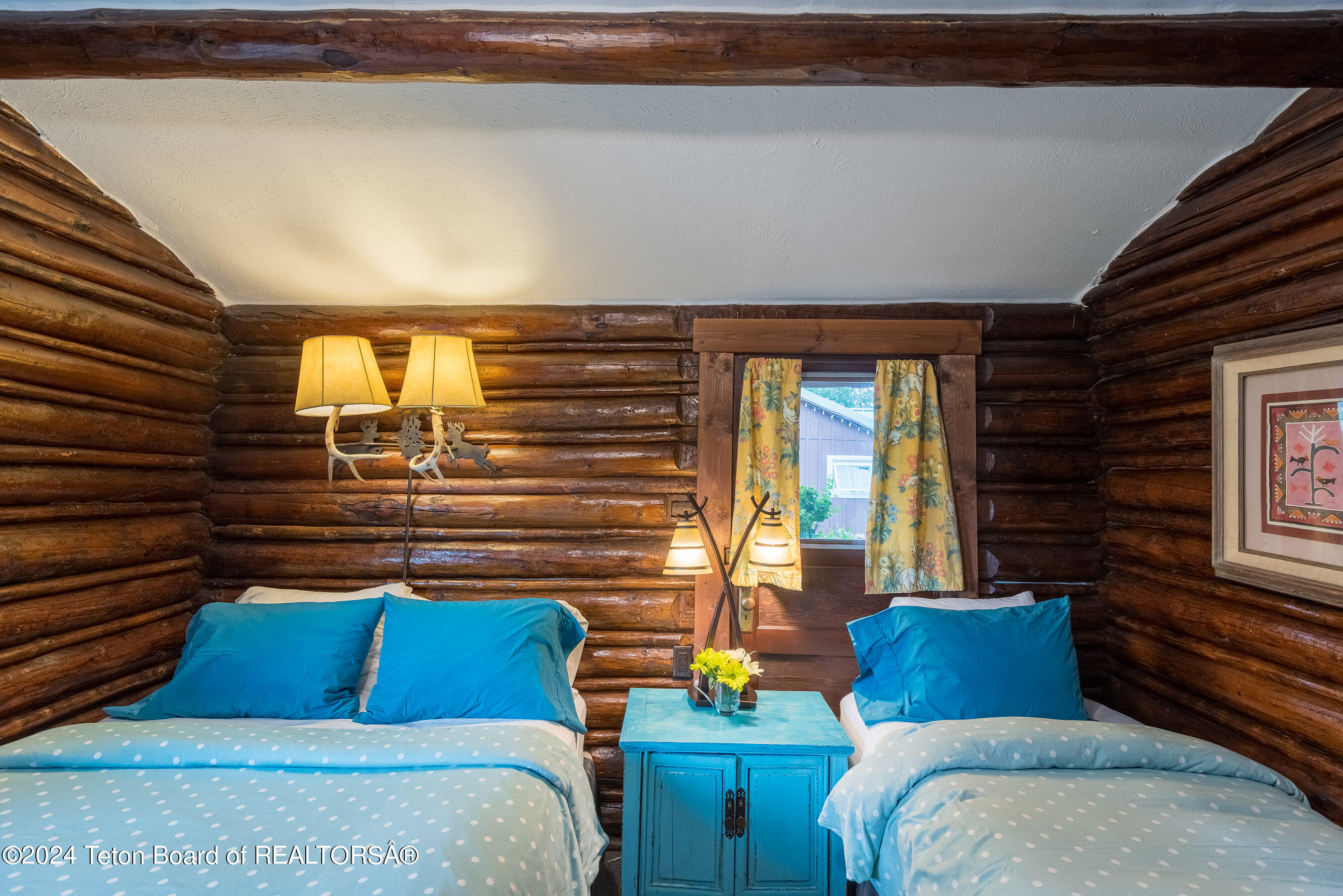 49 E MAGNOLIA Street