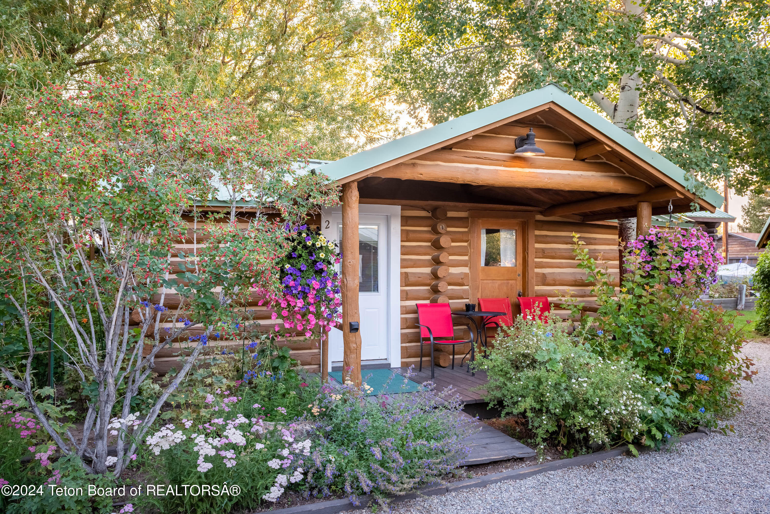 49 E MAGNOLIA Street