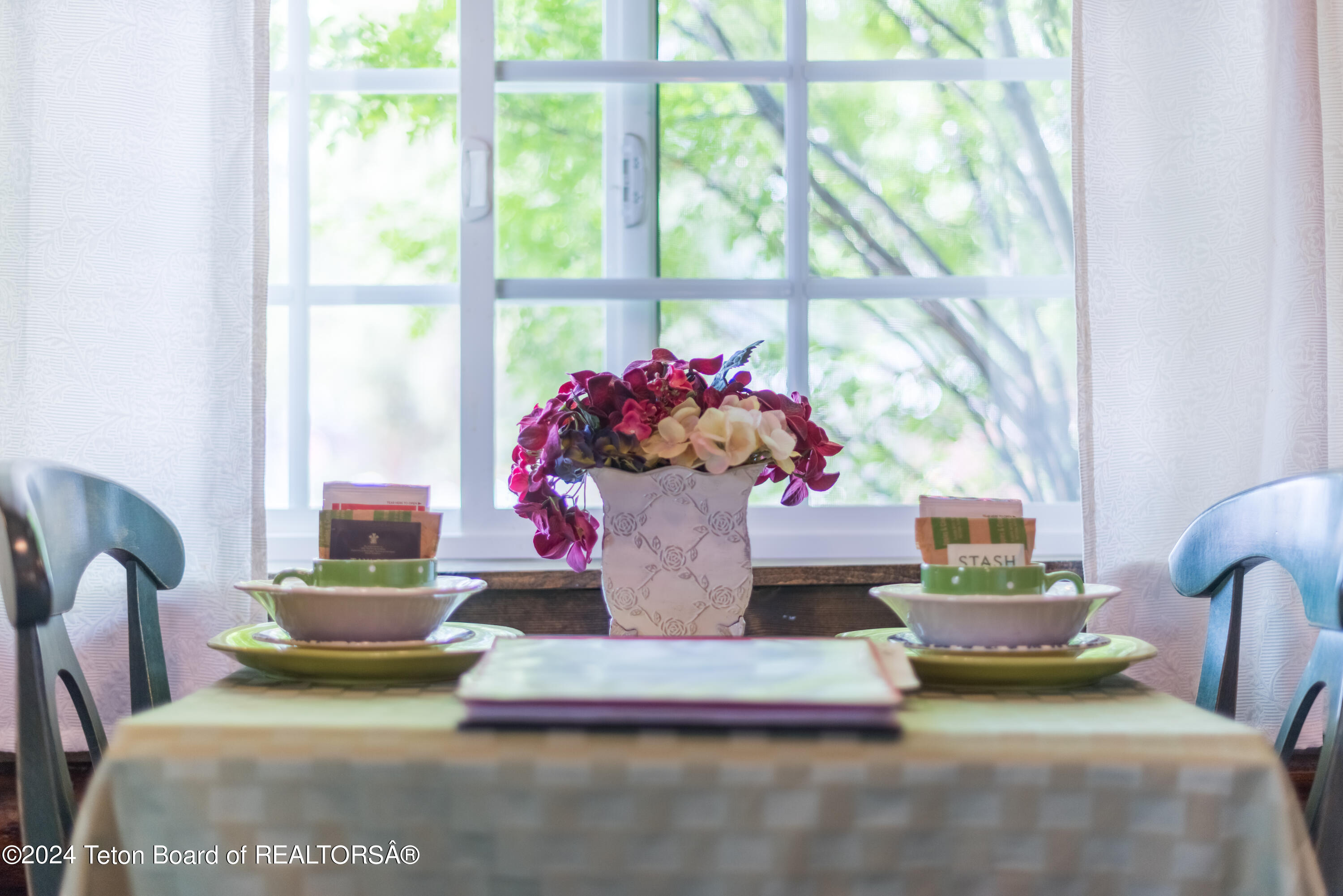 49 E MAGNOLIA Street