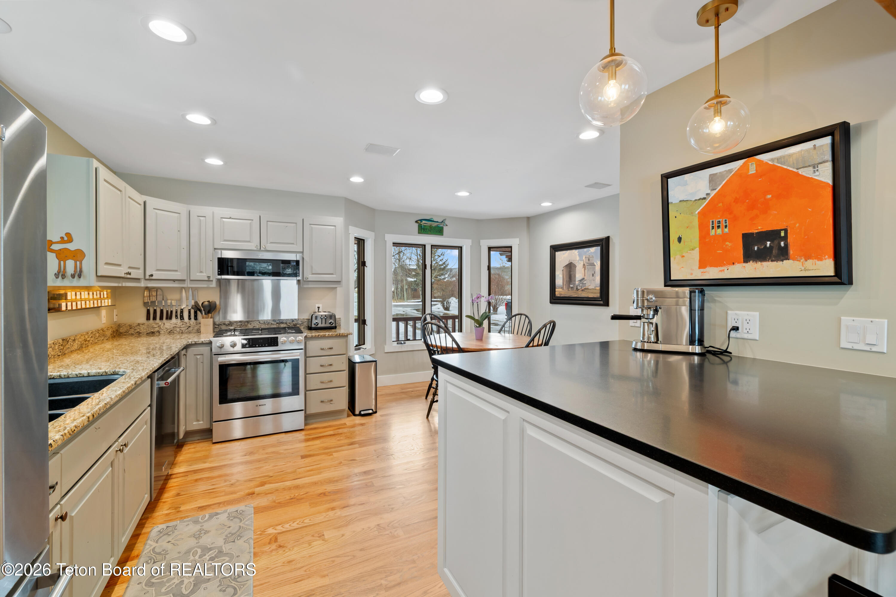 870 WHITEHOUSE Drive