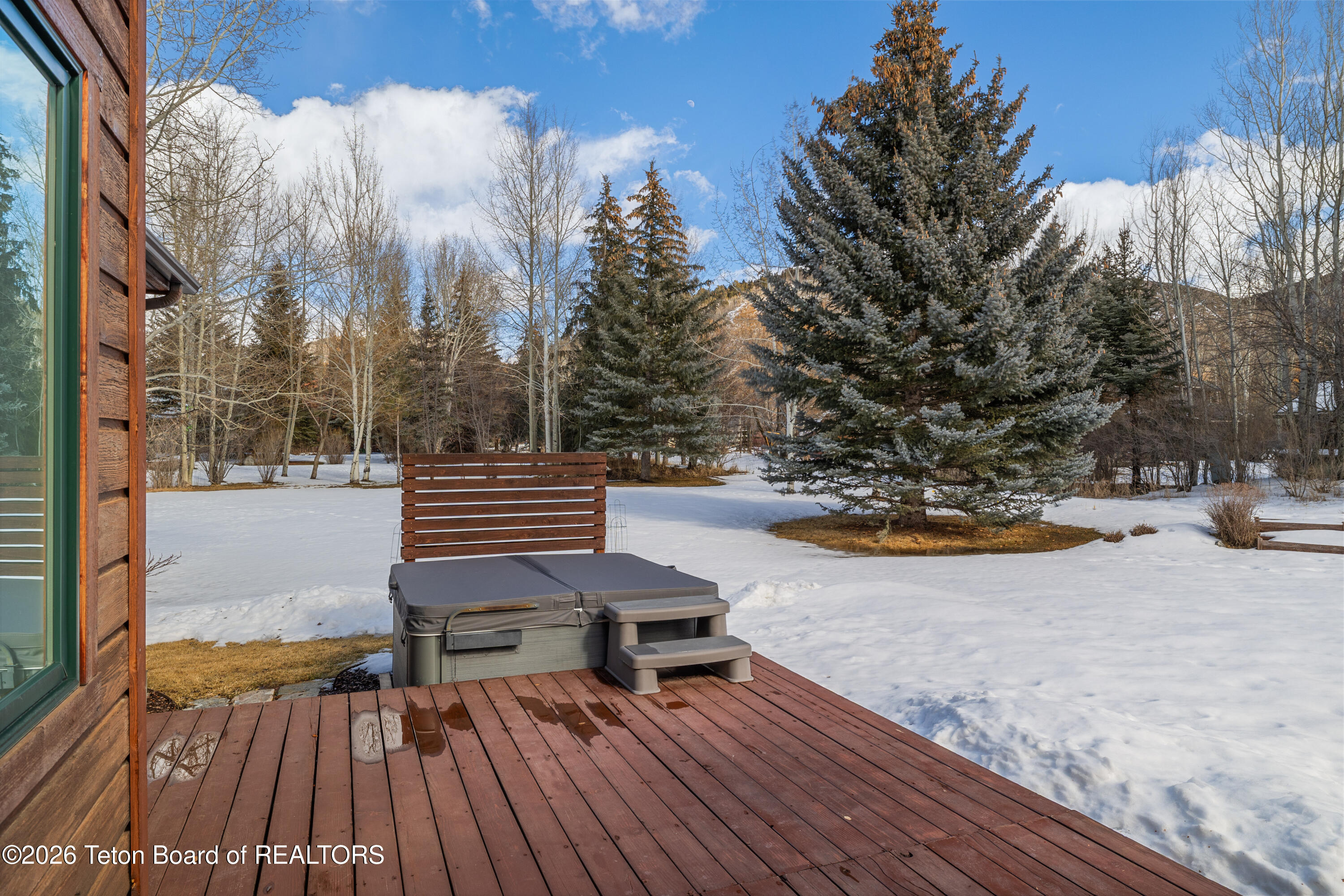 870 WHITEHOUSE Drive