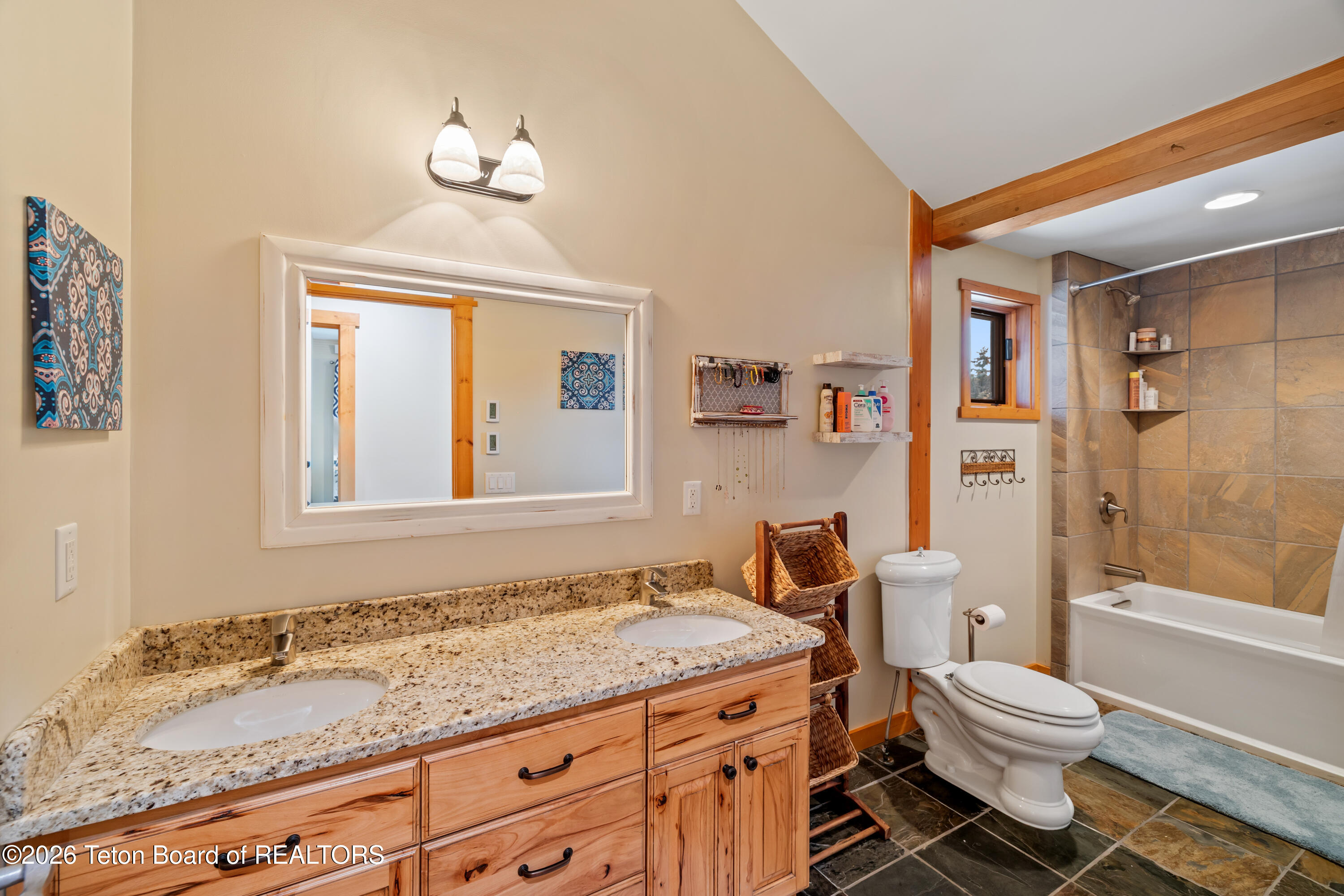 870 WHITEHOUSE Drive