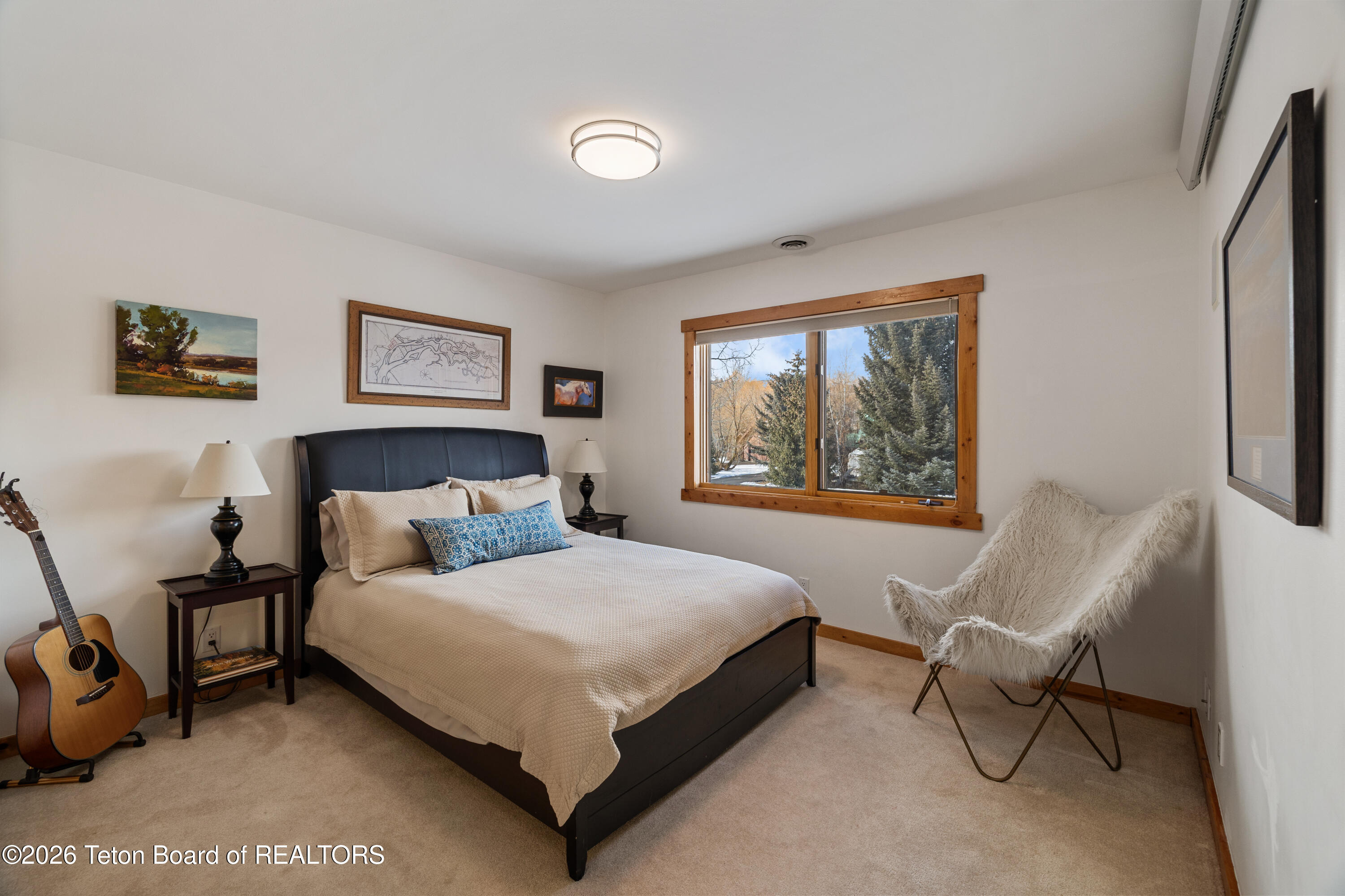 870 WHITEHOUSE Drive