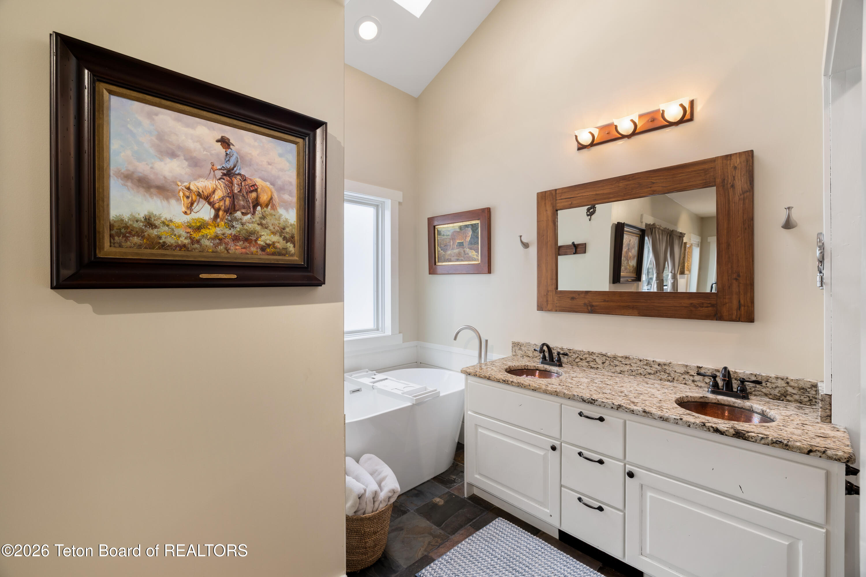 870 WHITEHOUSE Drive