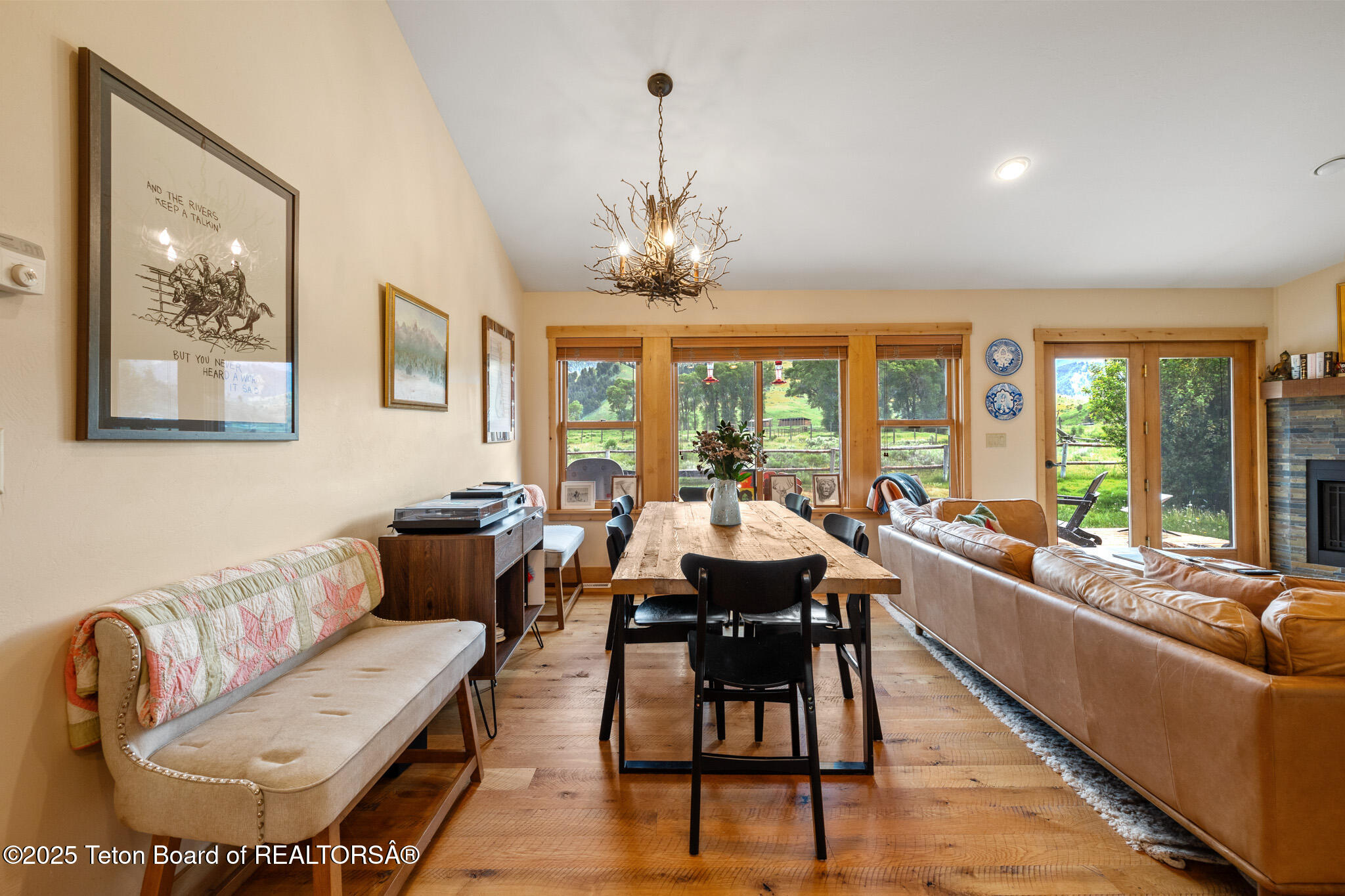 3355 E HORSE CREEK Road