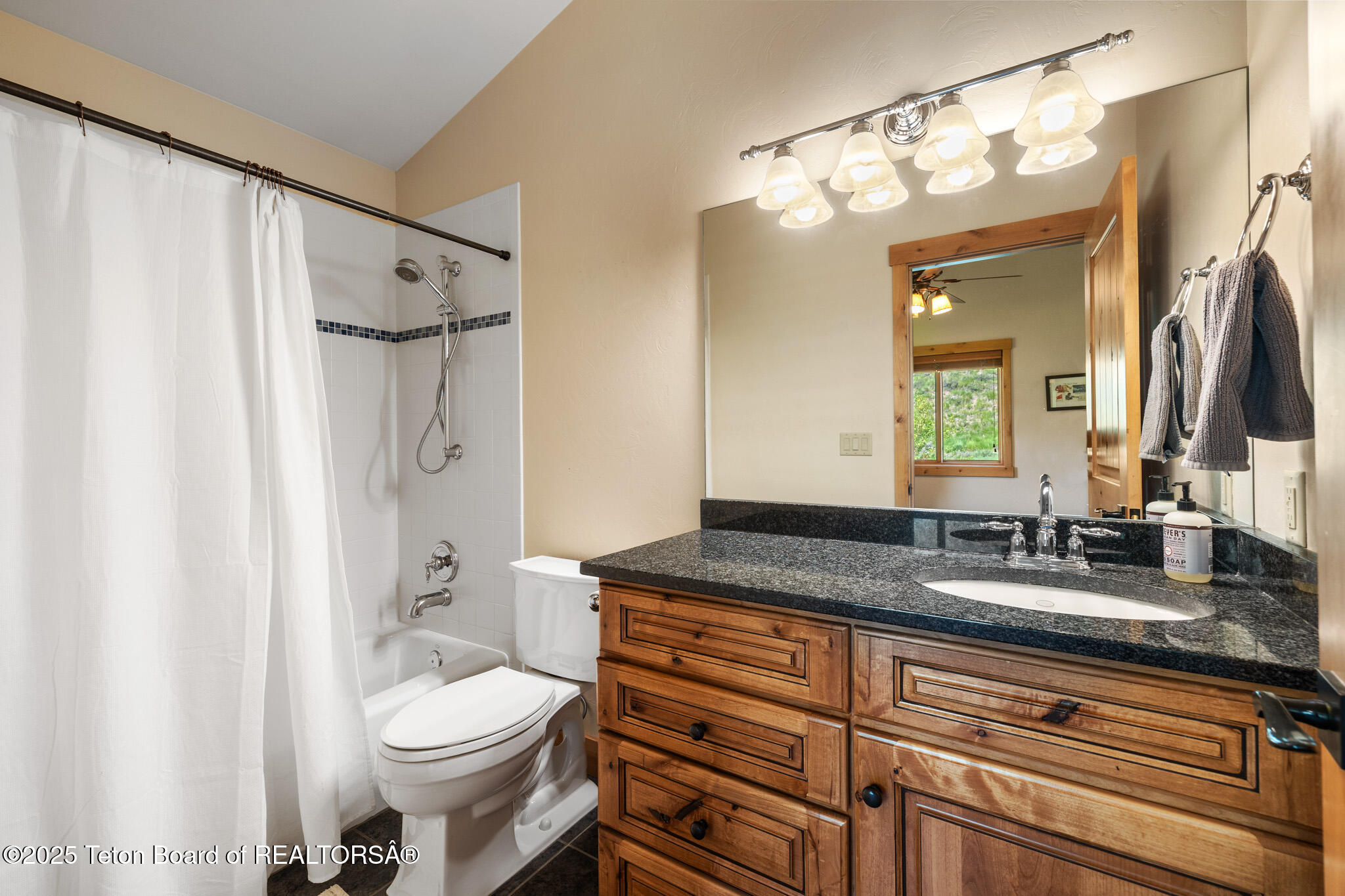 3355 E HORSE CREEK Road