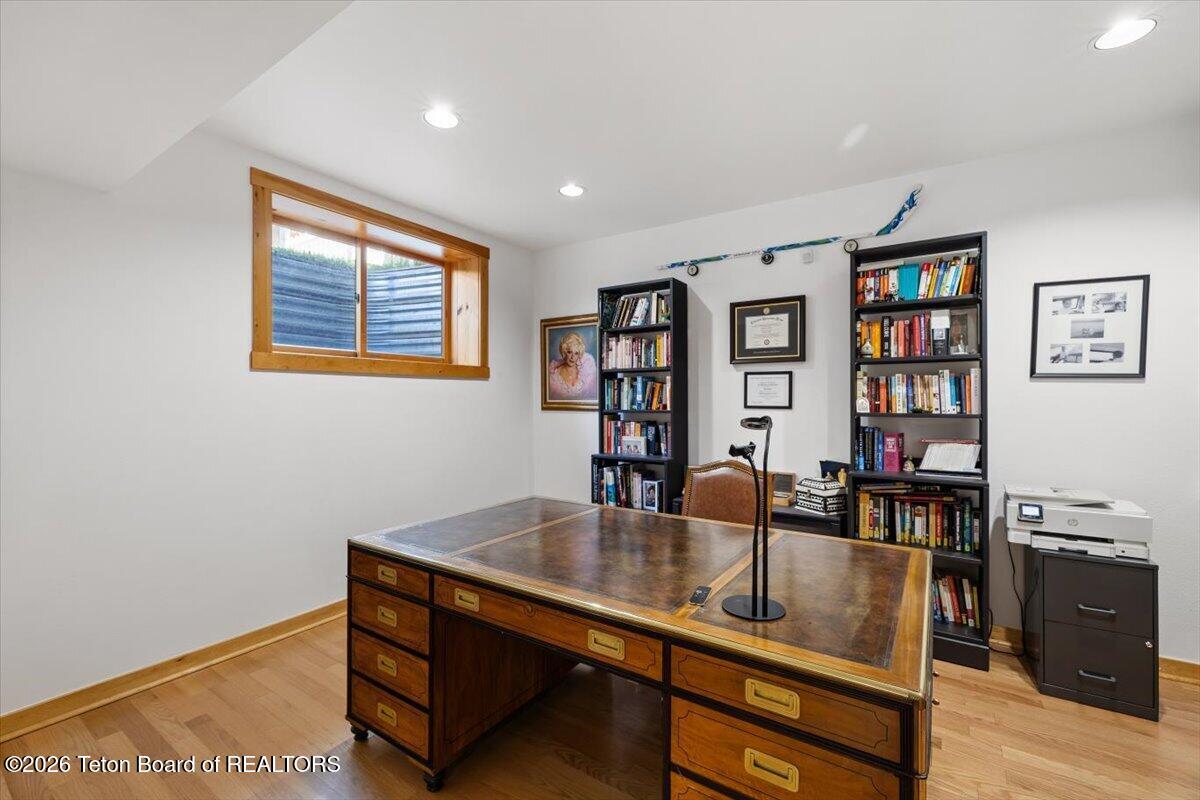365 E BROADWAY Avenue