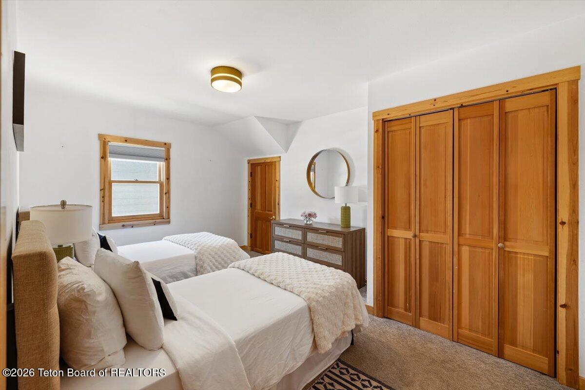 365 E BROADWAY Avenue