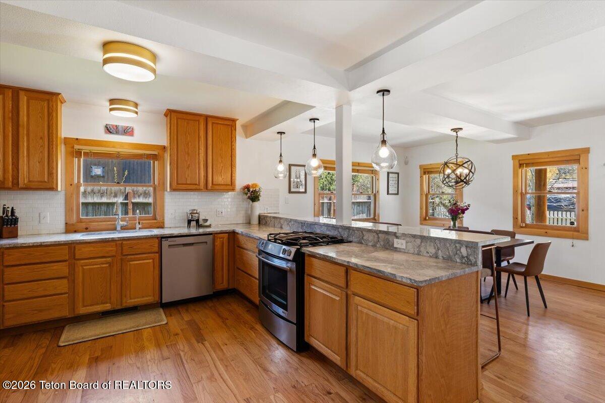 365 E BROADWAY Avenue