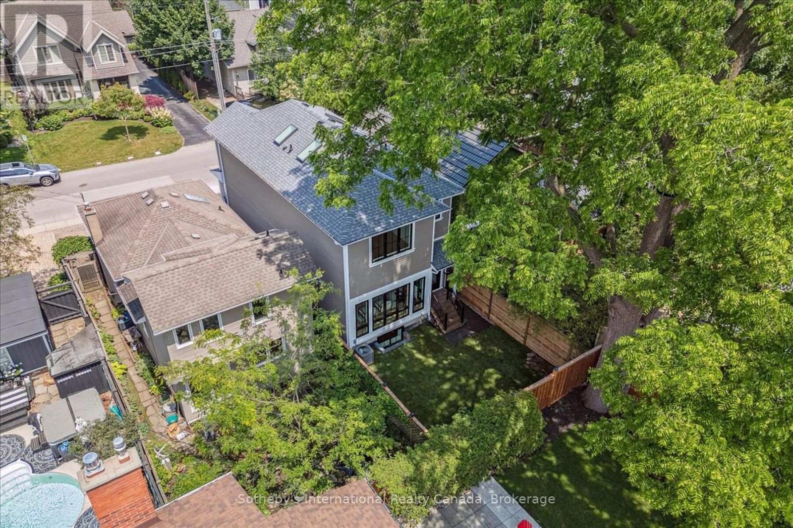 152 CHISHOLM STREET