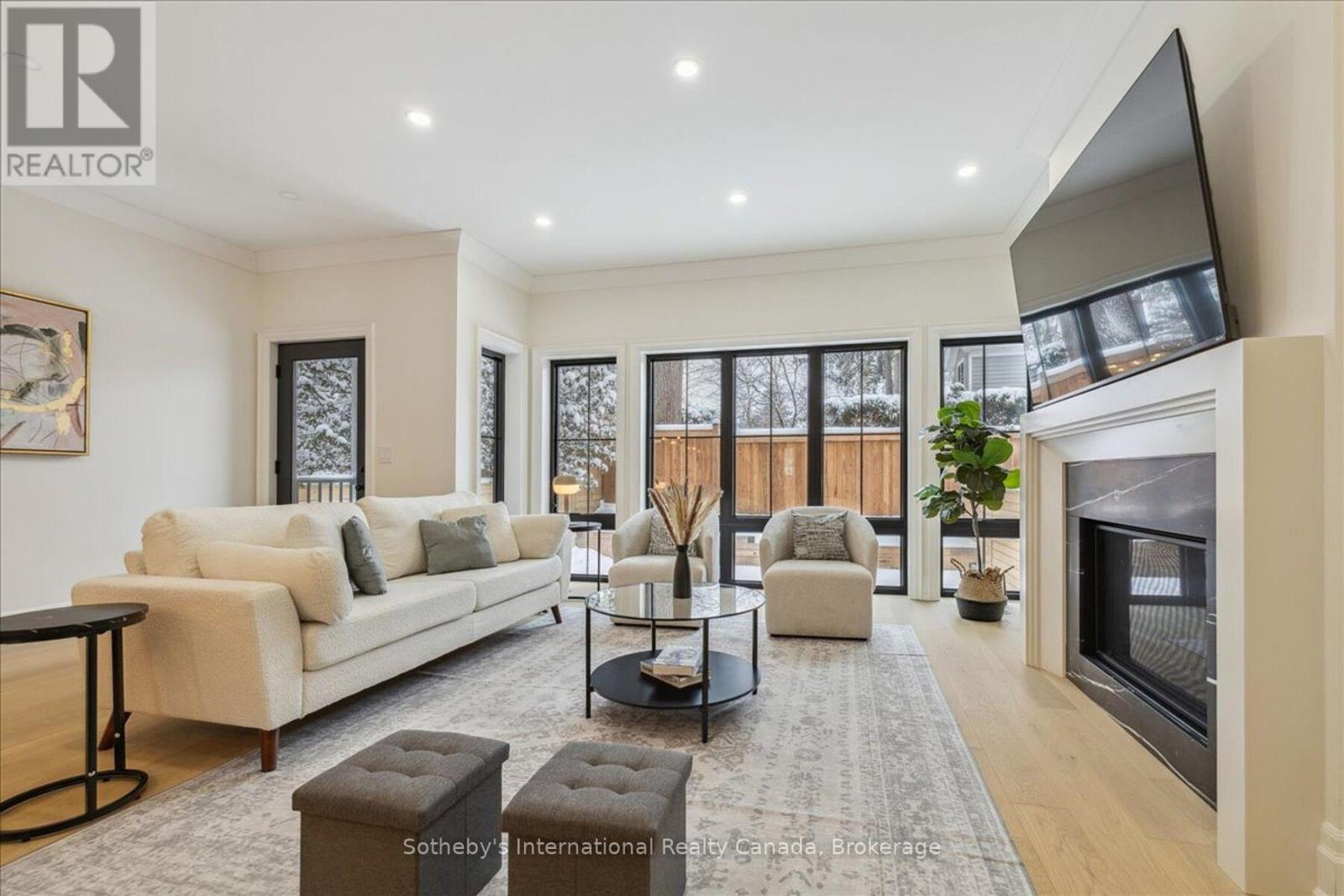 152 CHISHOLM STREET
