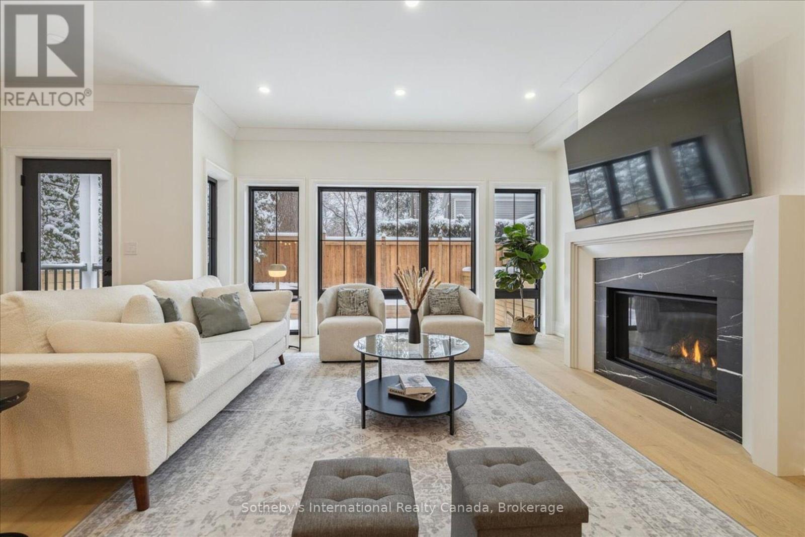 152 CHISHOLM STREET