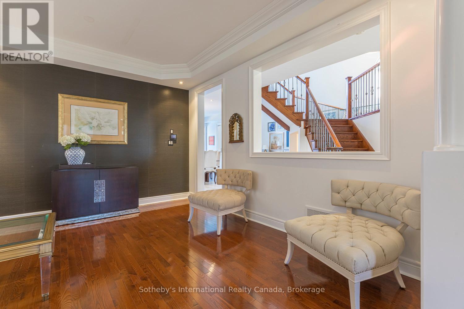 2472 UPPER VALLEY CRESCENT