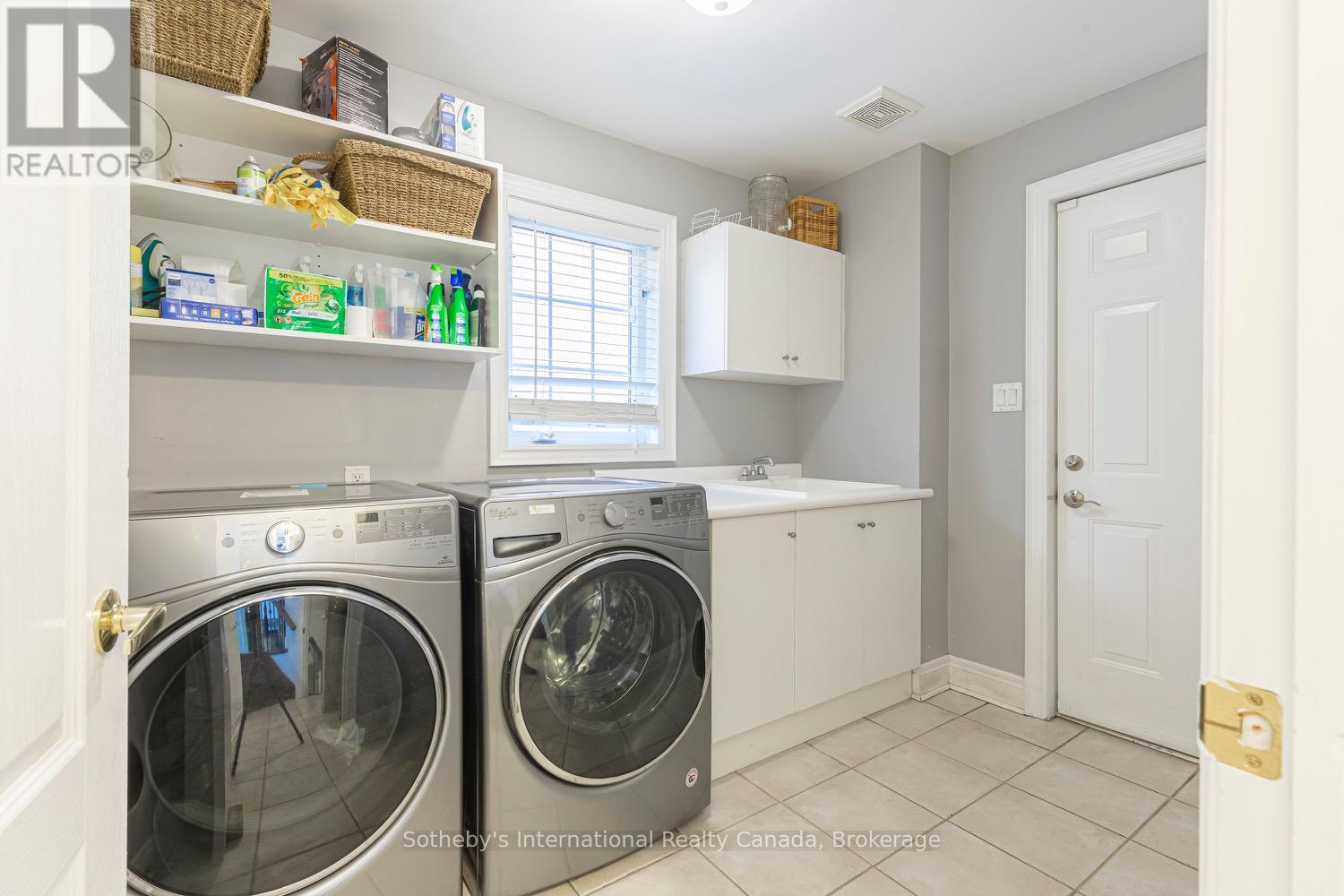 2472 UPPER VALLEY CRESCENT