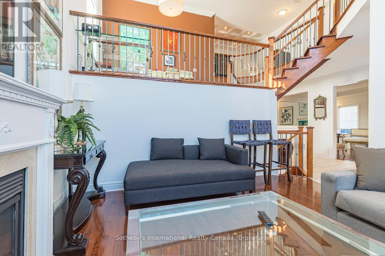 2472 UPPER VALLEY CRESCENT