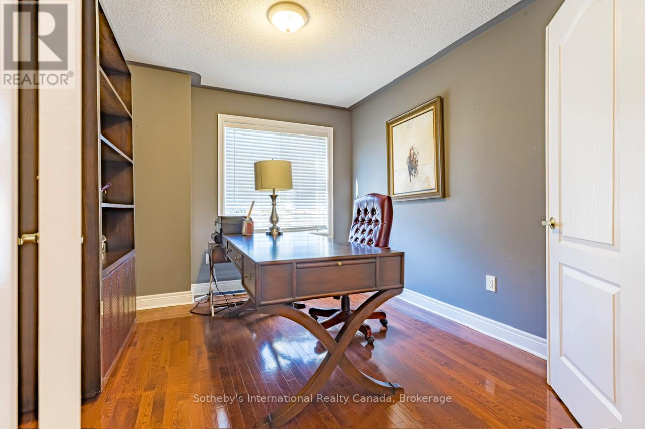 2472 UPPER VALLEY CRESCENT