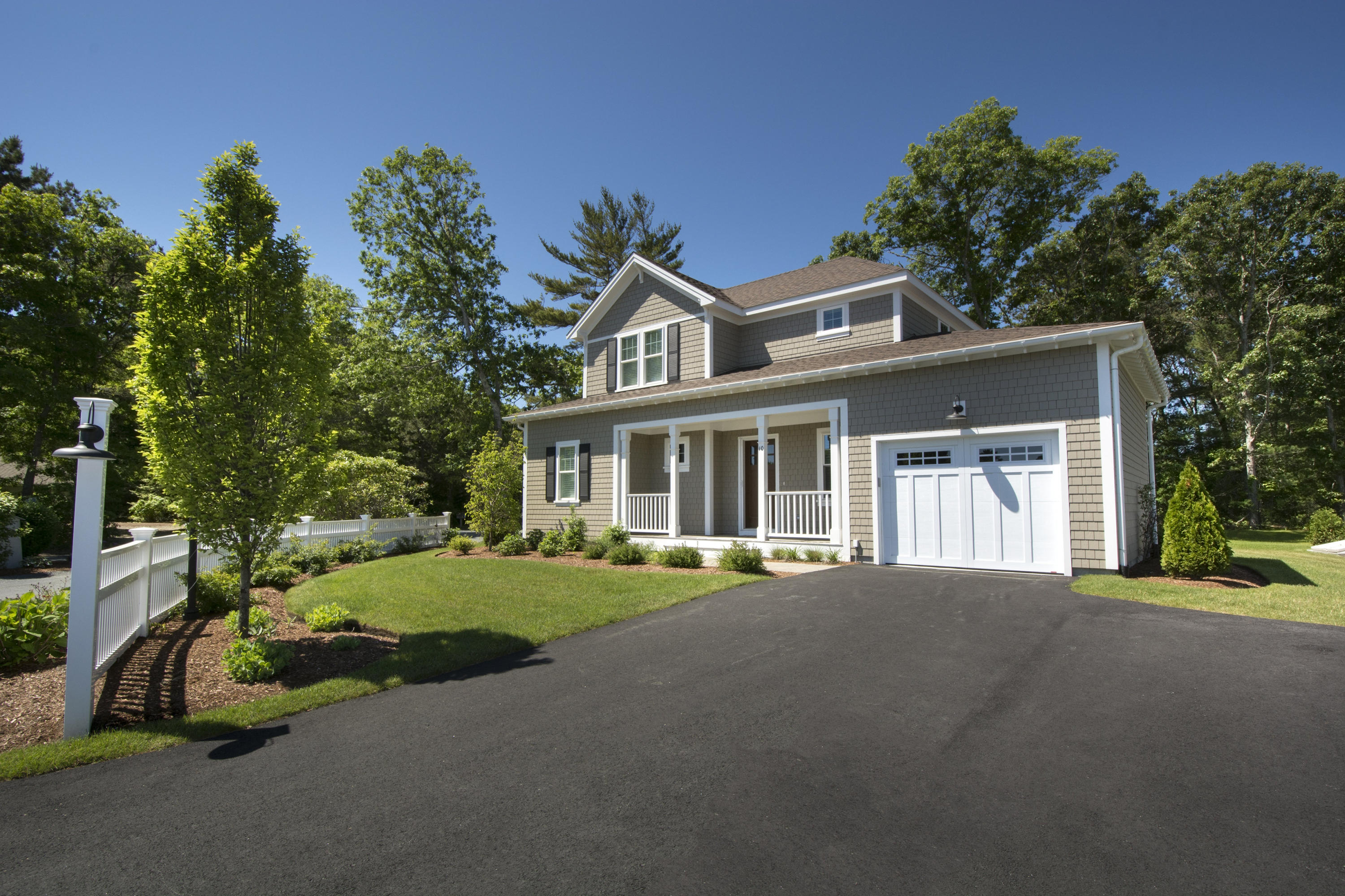 8 Azalea Lane