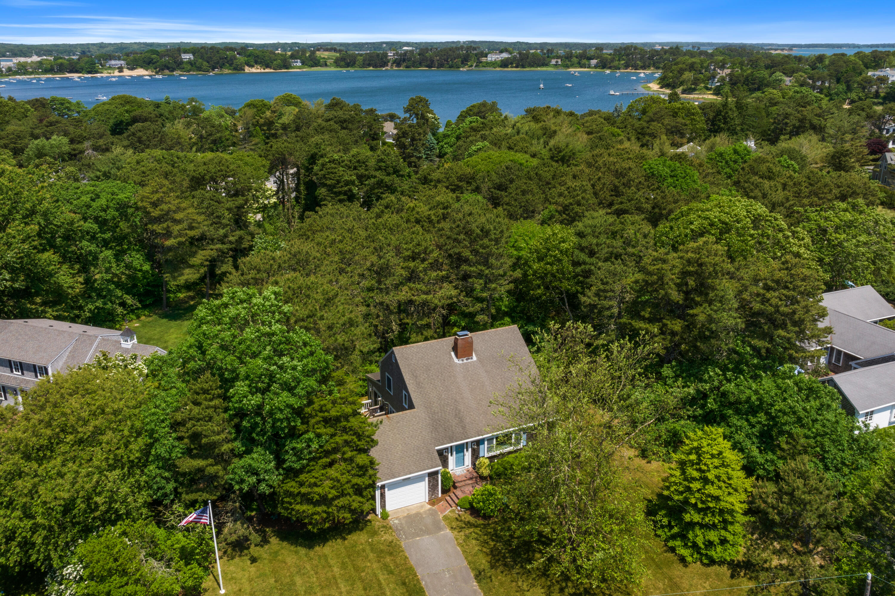 121 Middle Road