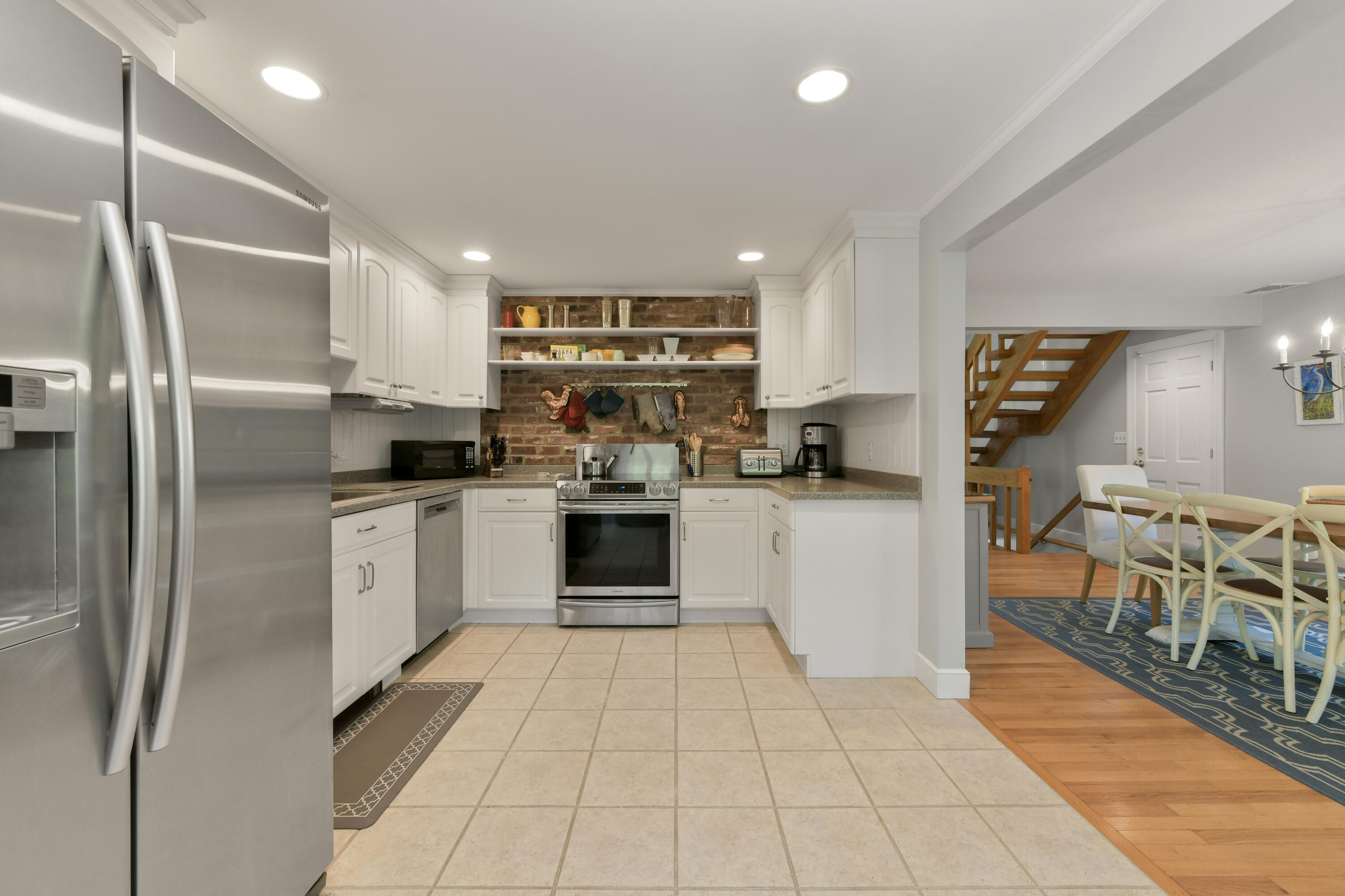 121 Middle Road