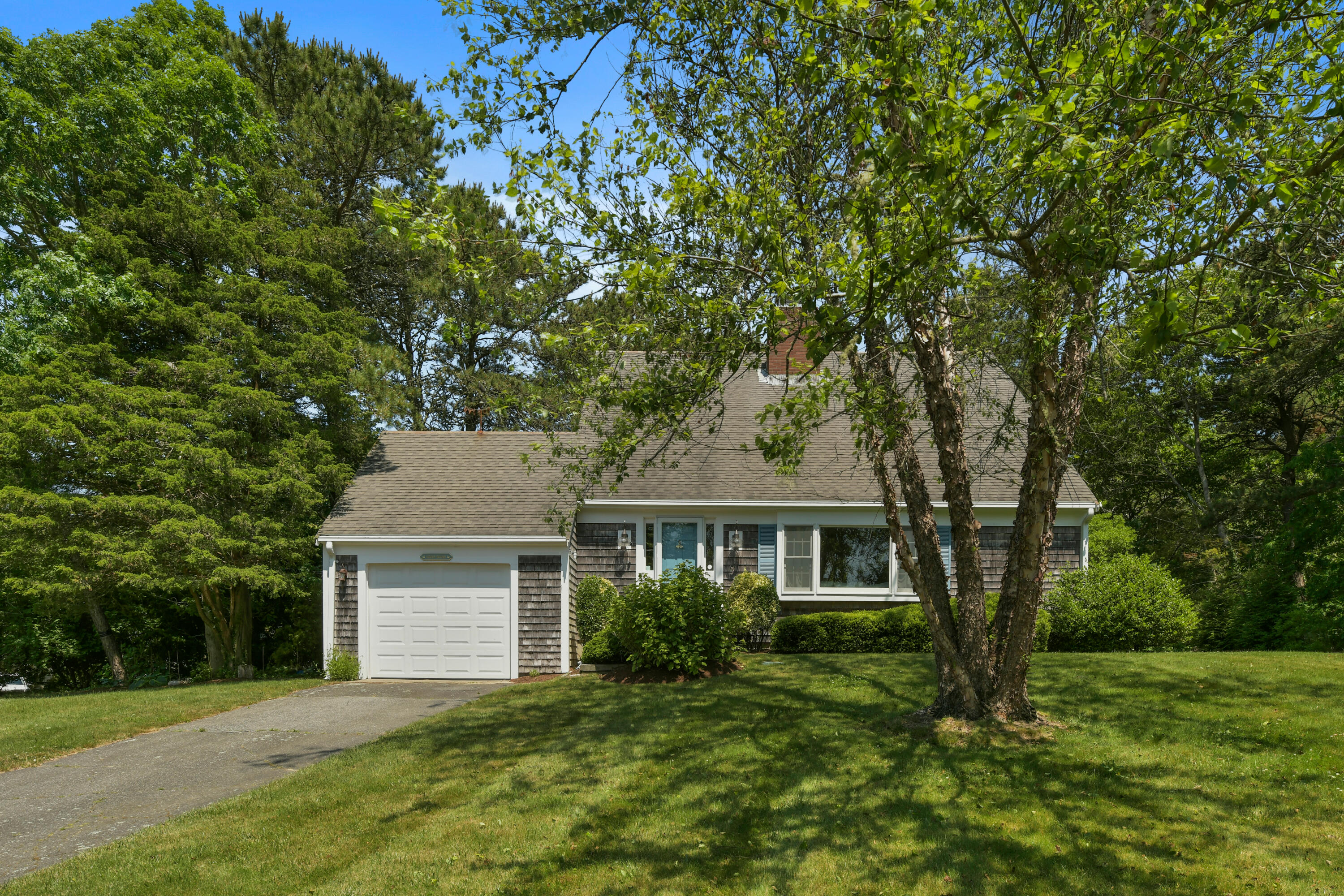 121 Middle Road