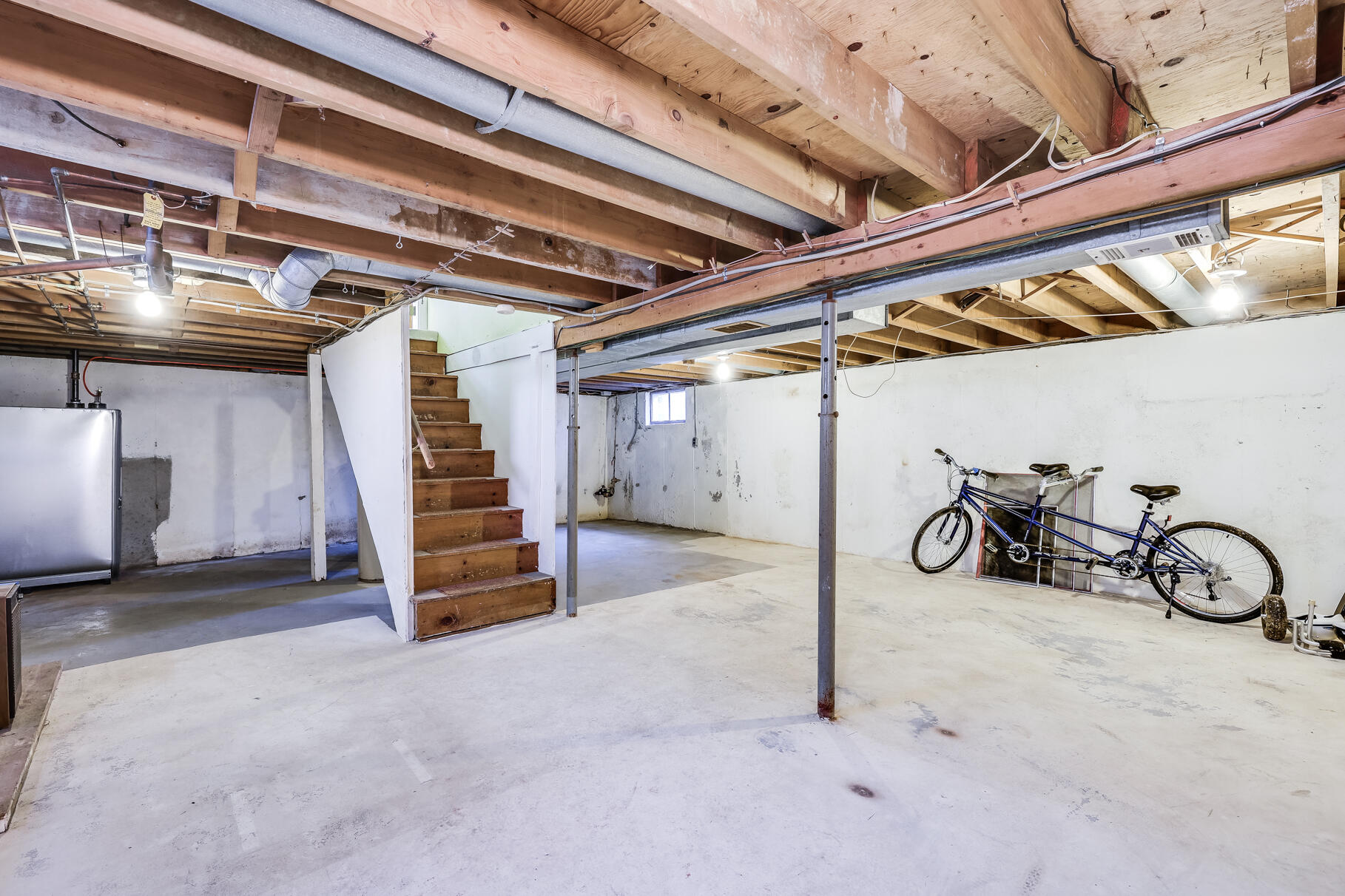 49 Lakeview Drive
