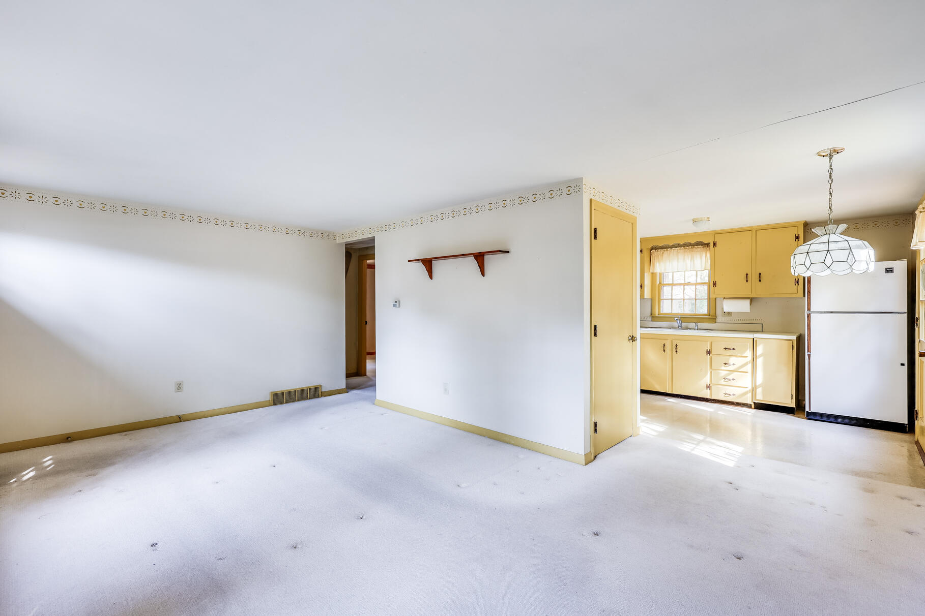 49 Lakeview Drive
