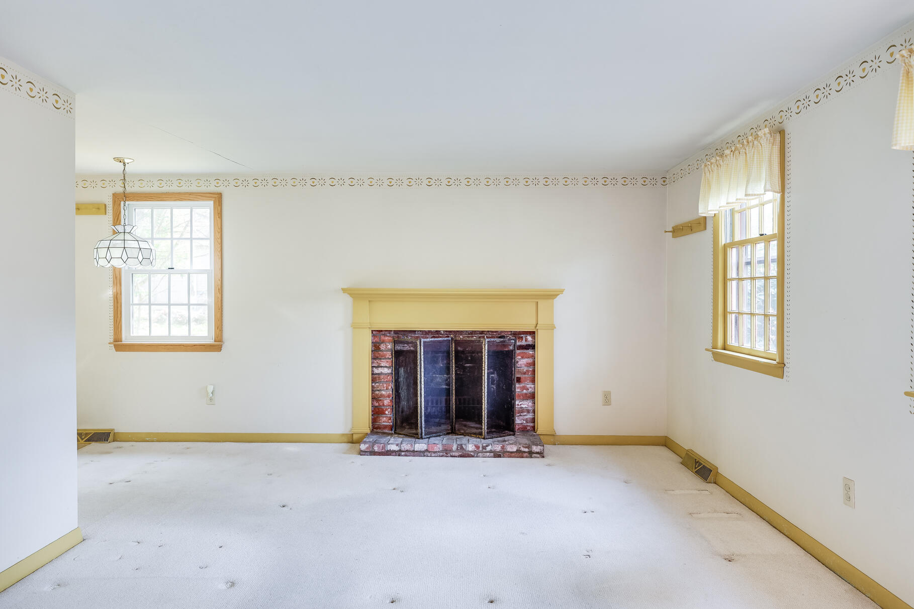 49 Lakeview Drive