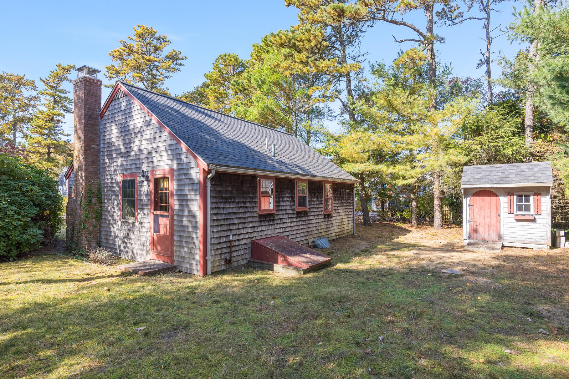 49 Lakeview Drive