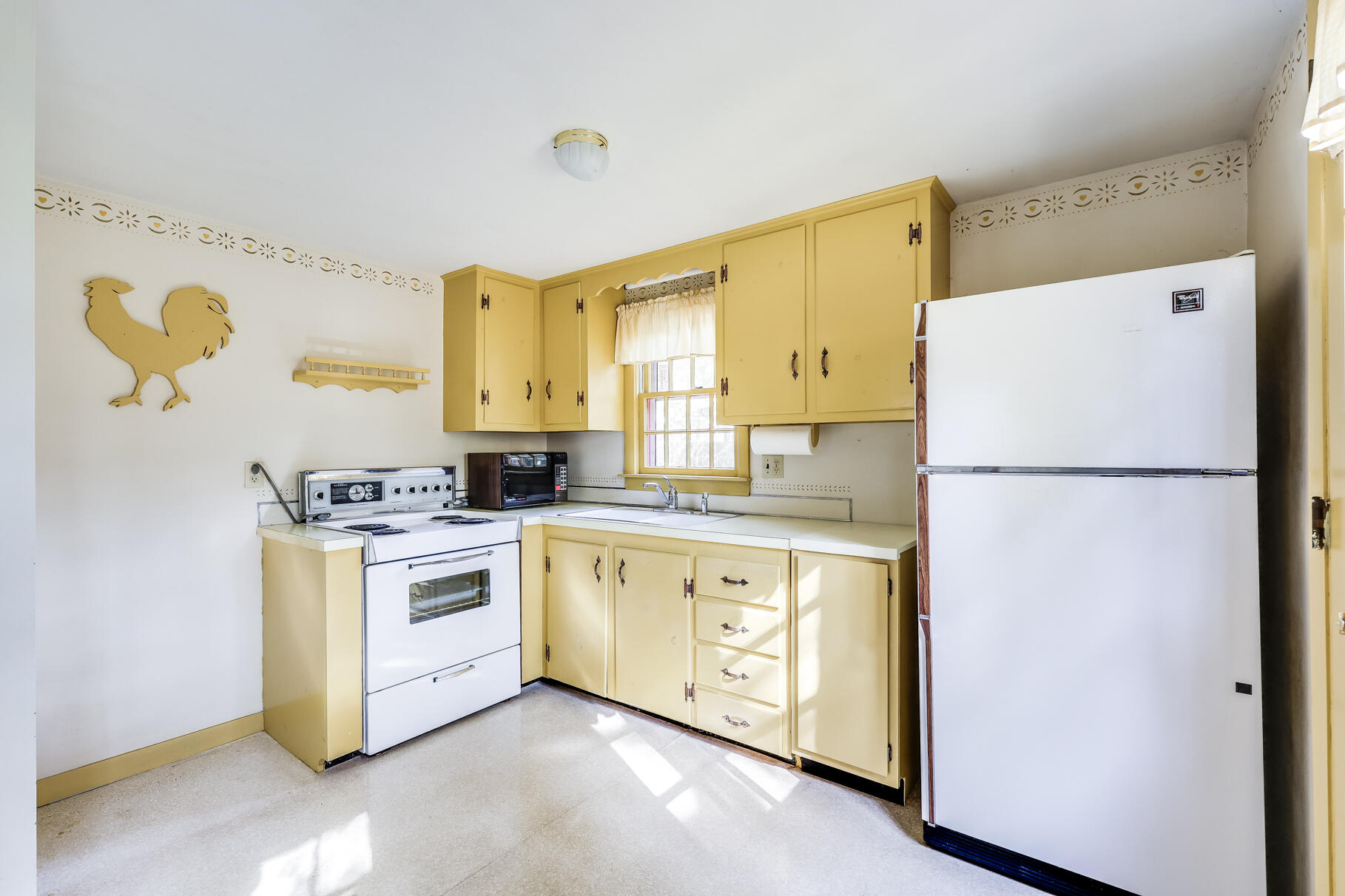49 Lakeview Drive
