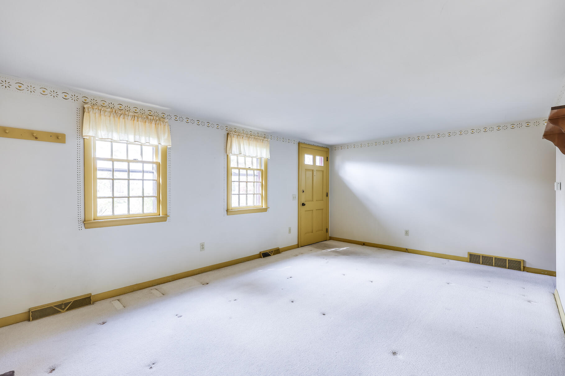 49 Lakeview Drive