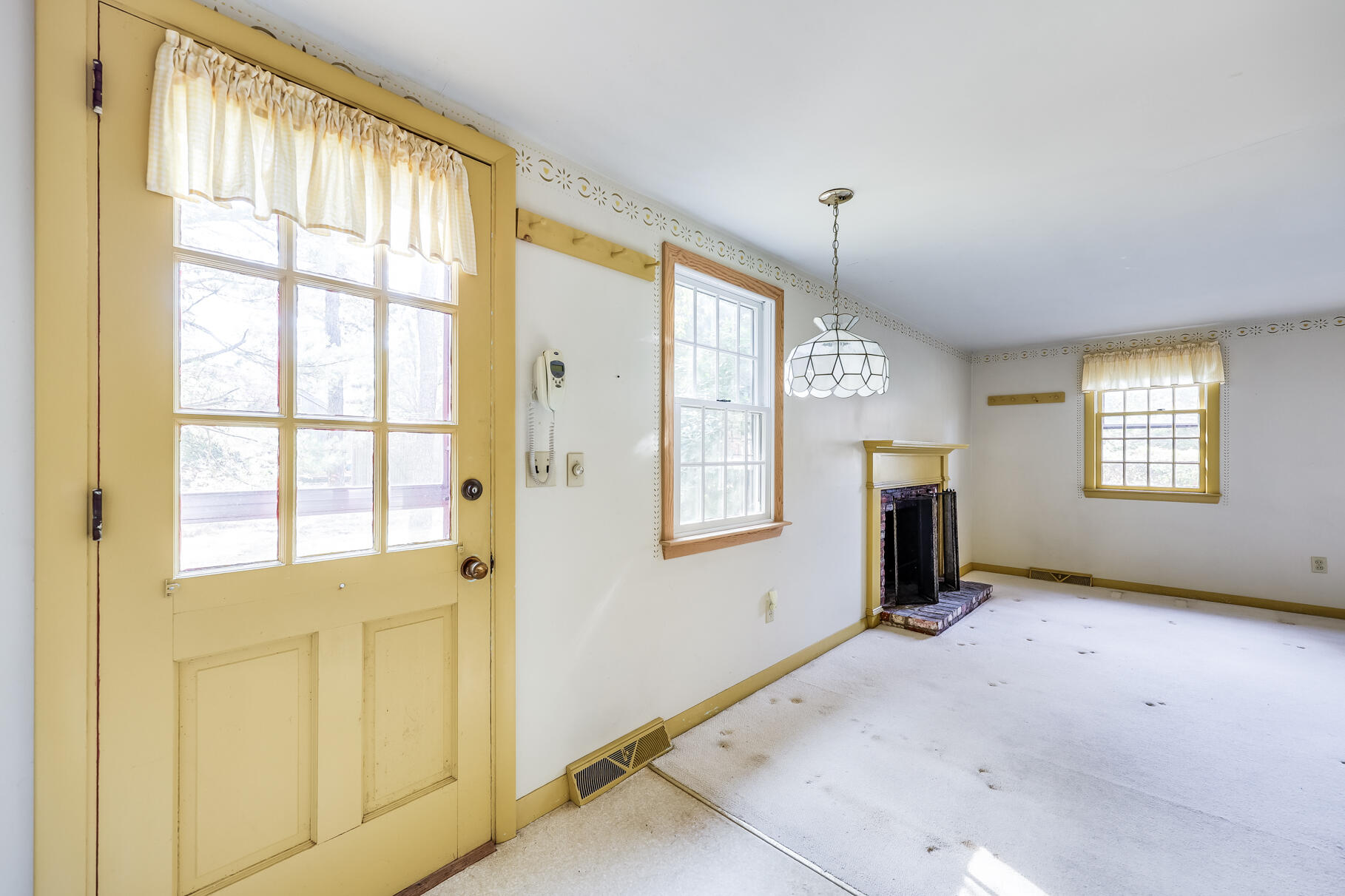 49 Lakeview Drive