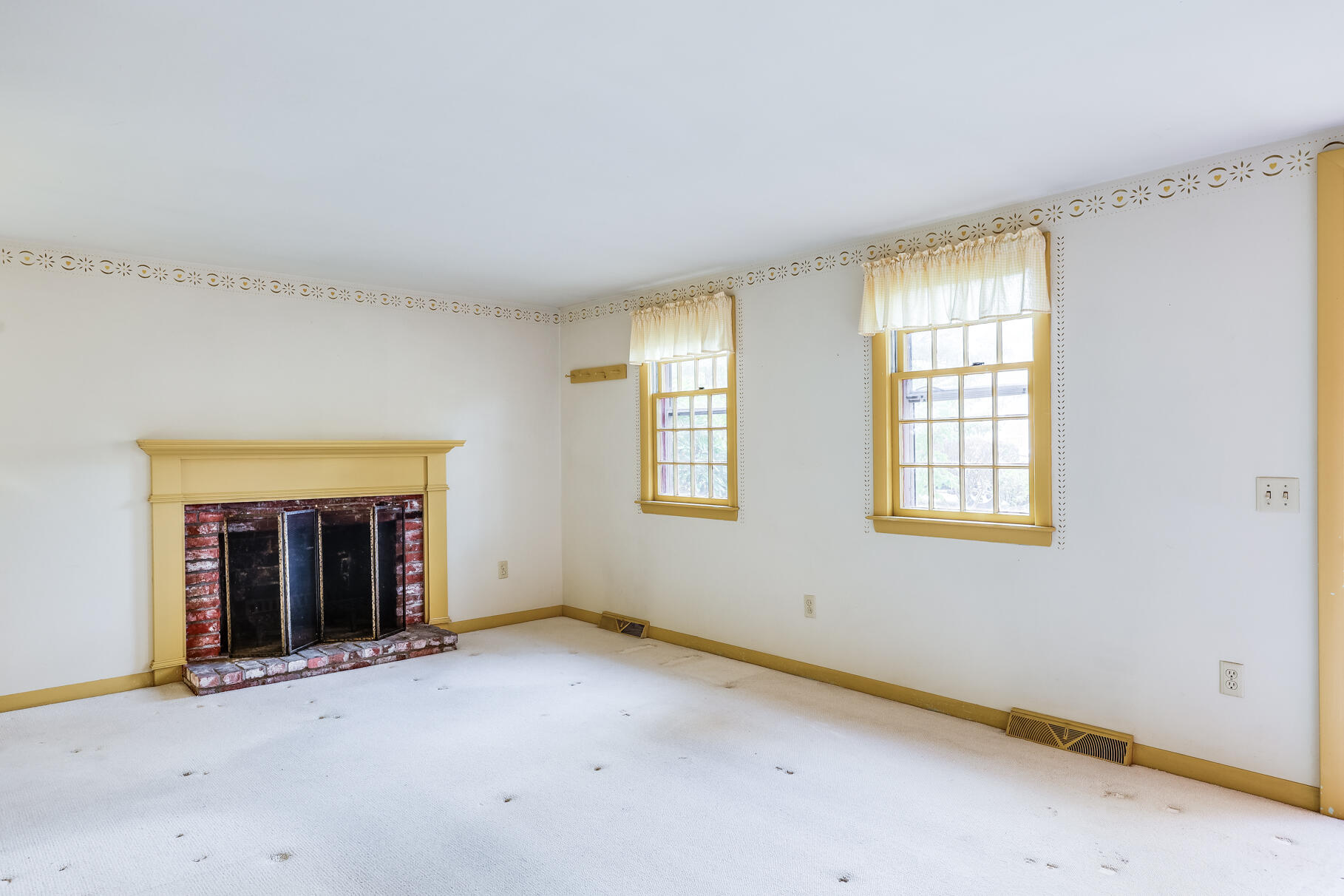 49 Lakeview Drive