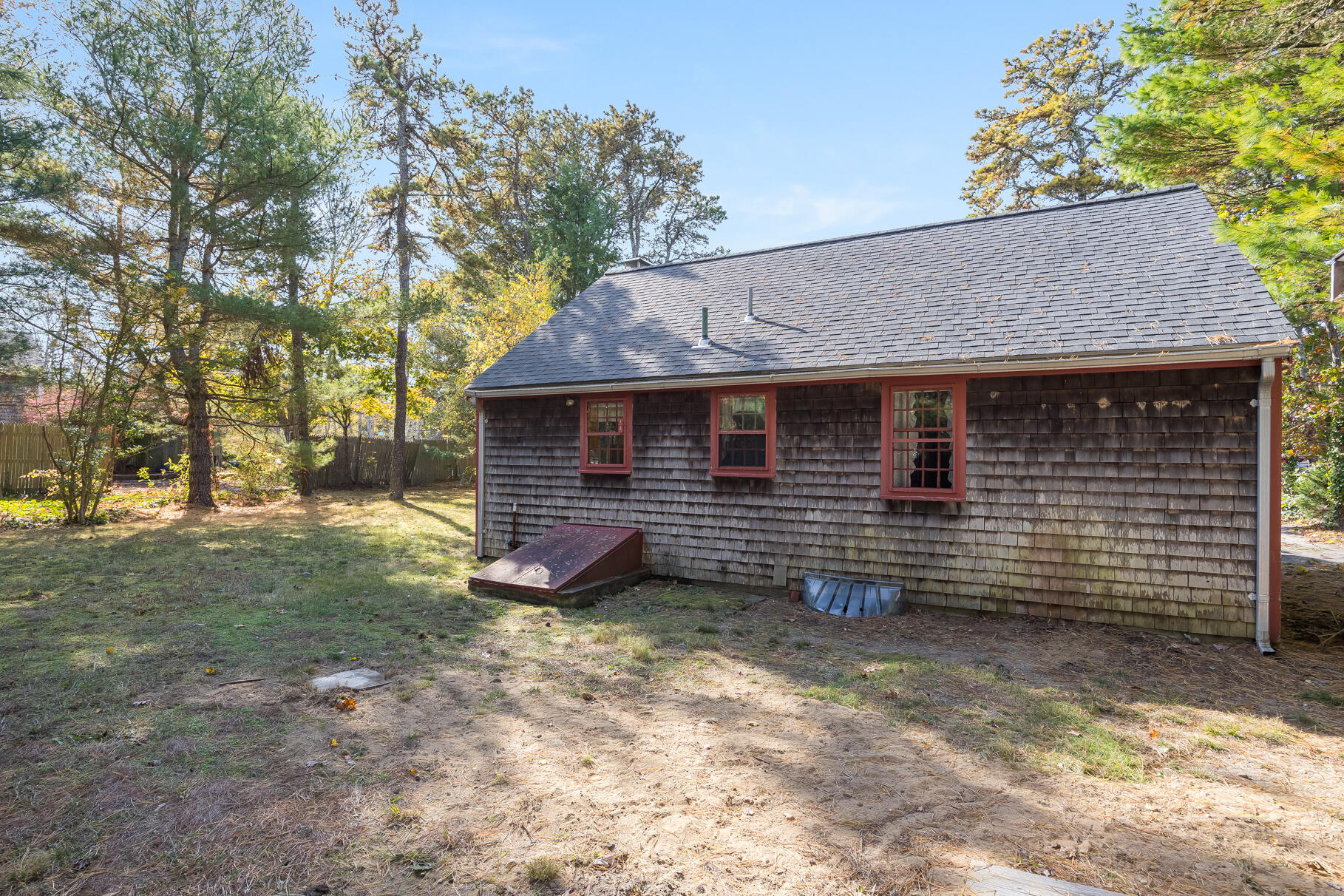 49 Lakeview Drive